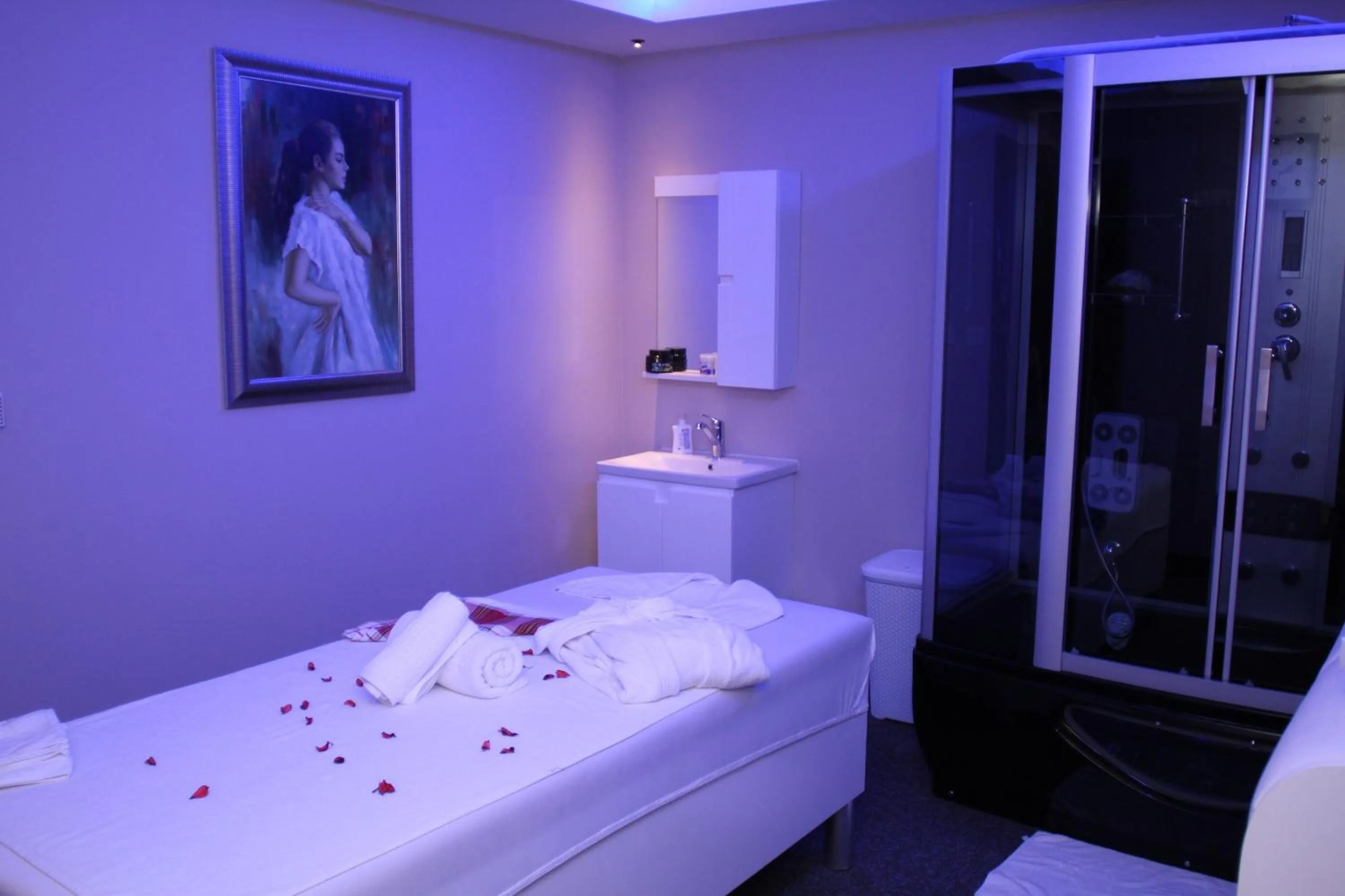 Massage, Bed in Ankawa Royal Hotel & Spa