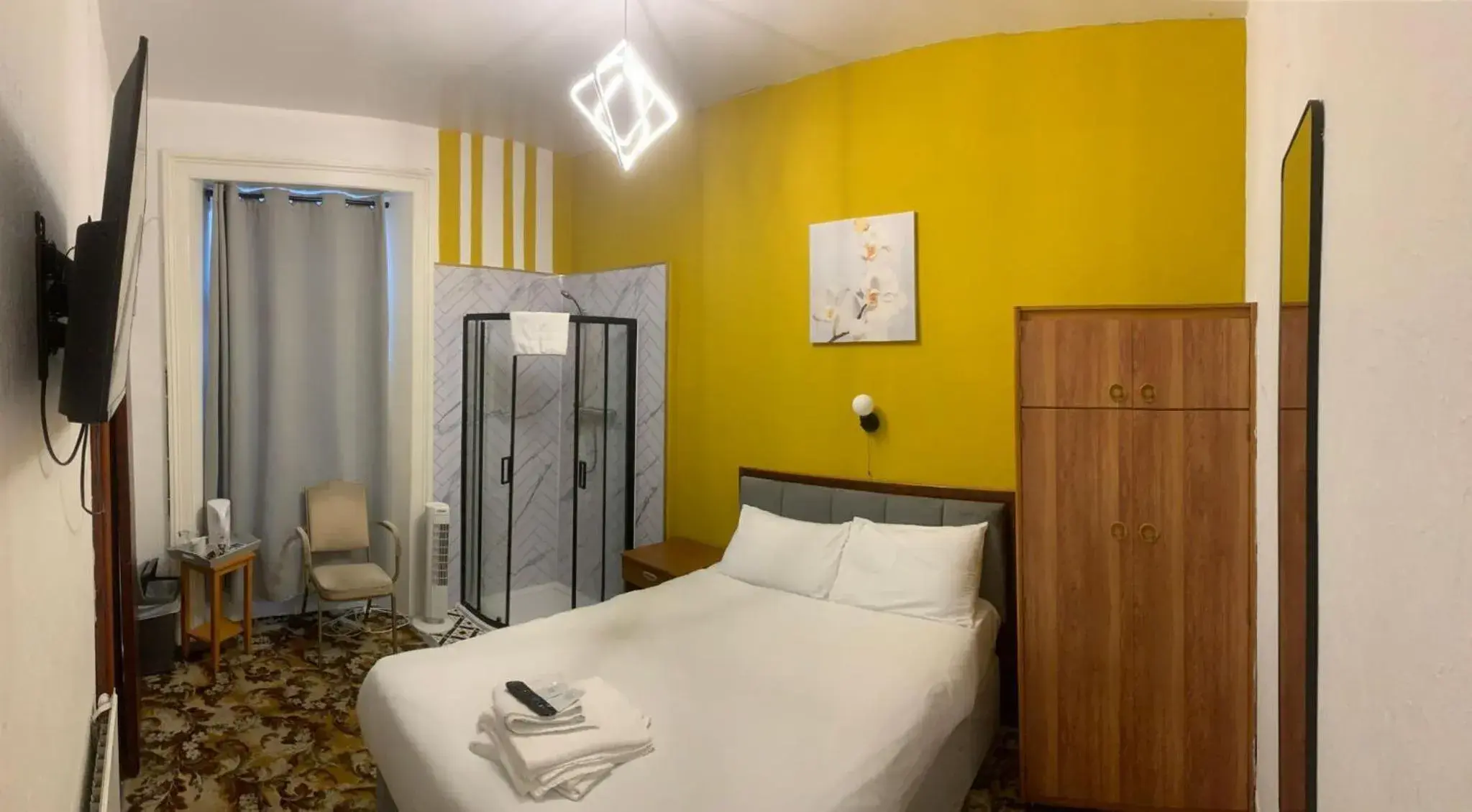 Bedroom, Bed in Savoy Hotel Bedroom, Bed in Savoy Hotel