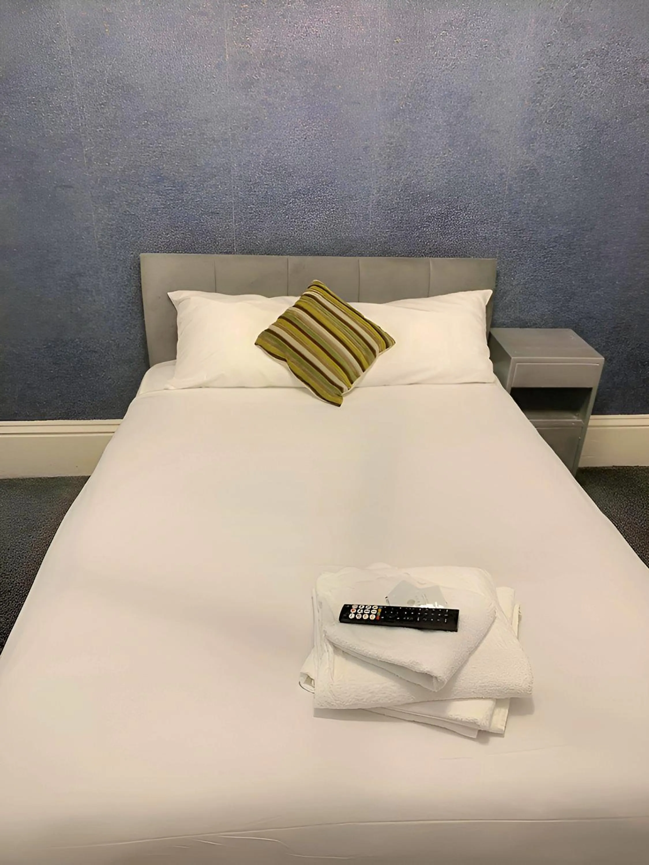 Bedroom, Bed in Savoy Hotel