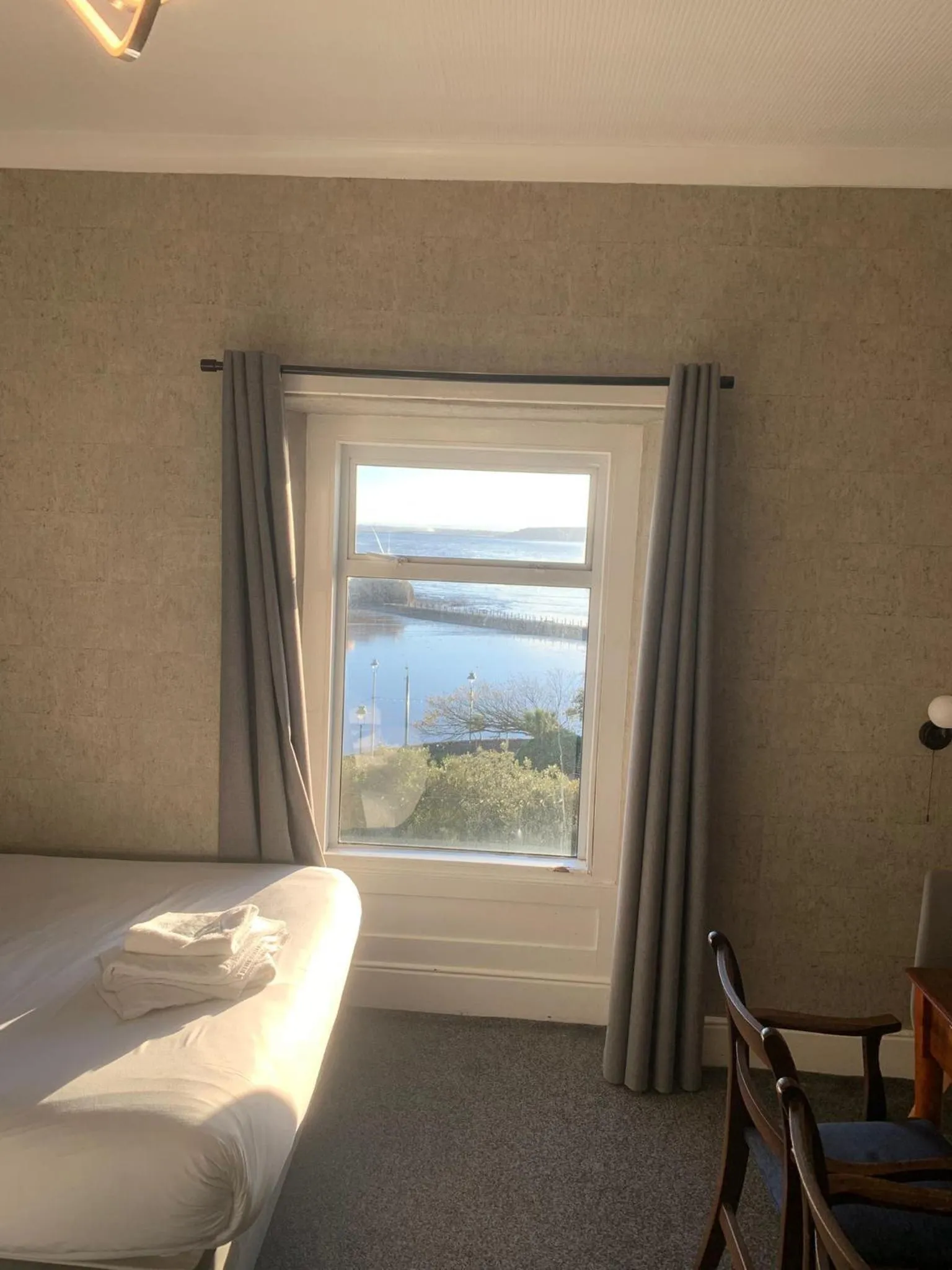 Bedroom, Bed in Savoy Hotel