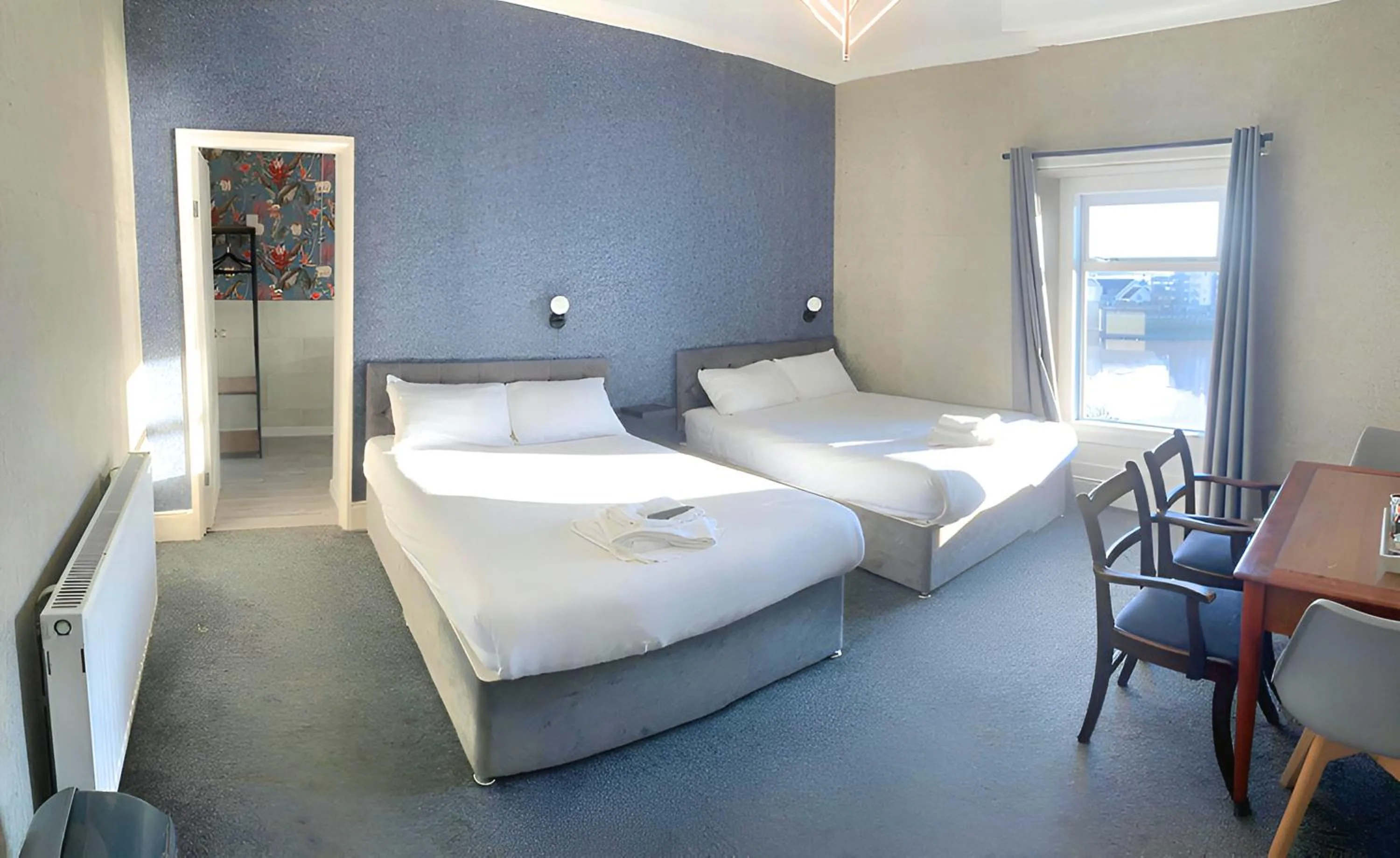 Bedroom, Bed in Savoy Hotel