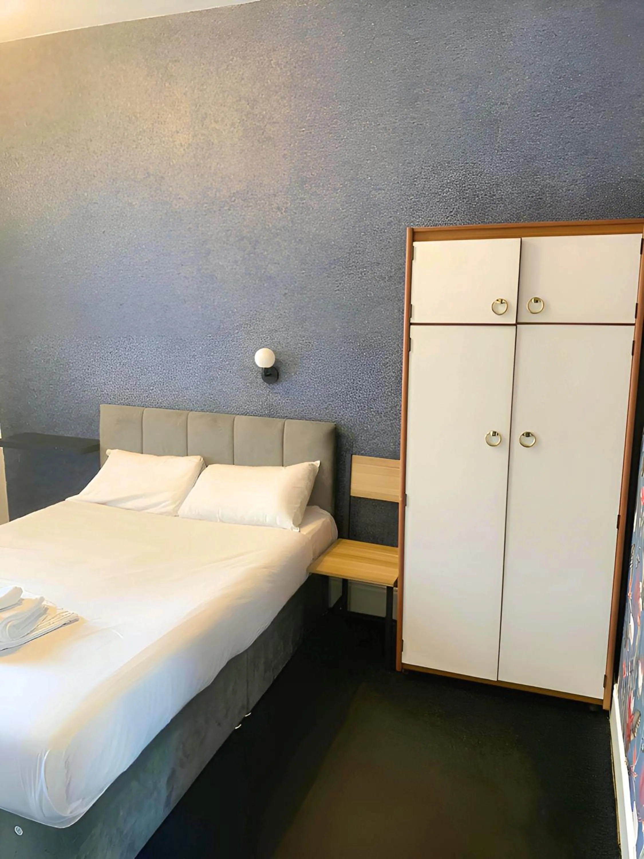 Bedroom, Bed in Savoy Hotel