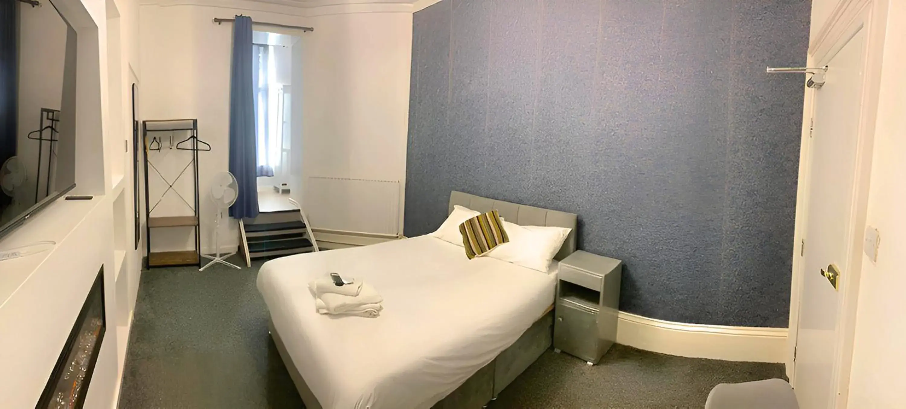 Bedroom, Bed in Savoy Hotel Bedroom, Bed in Savoy Hotel