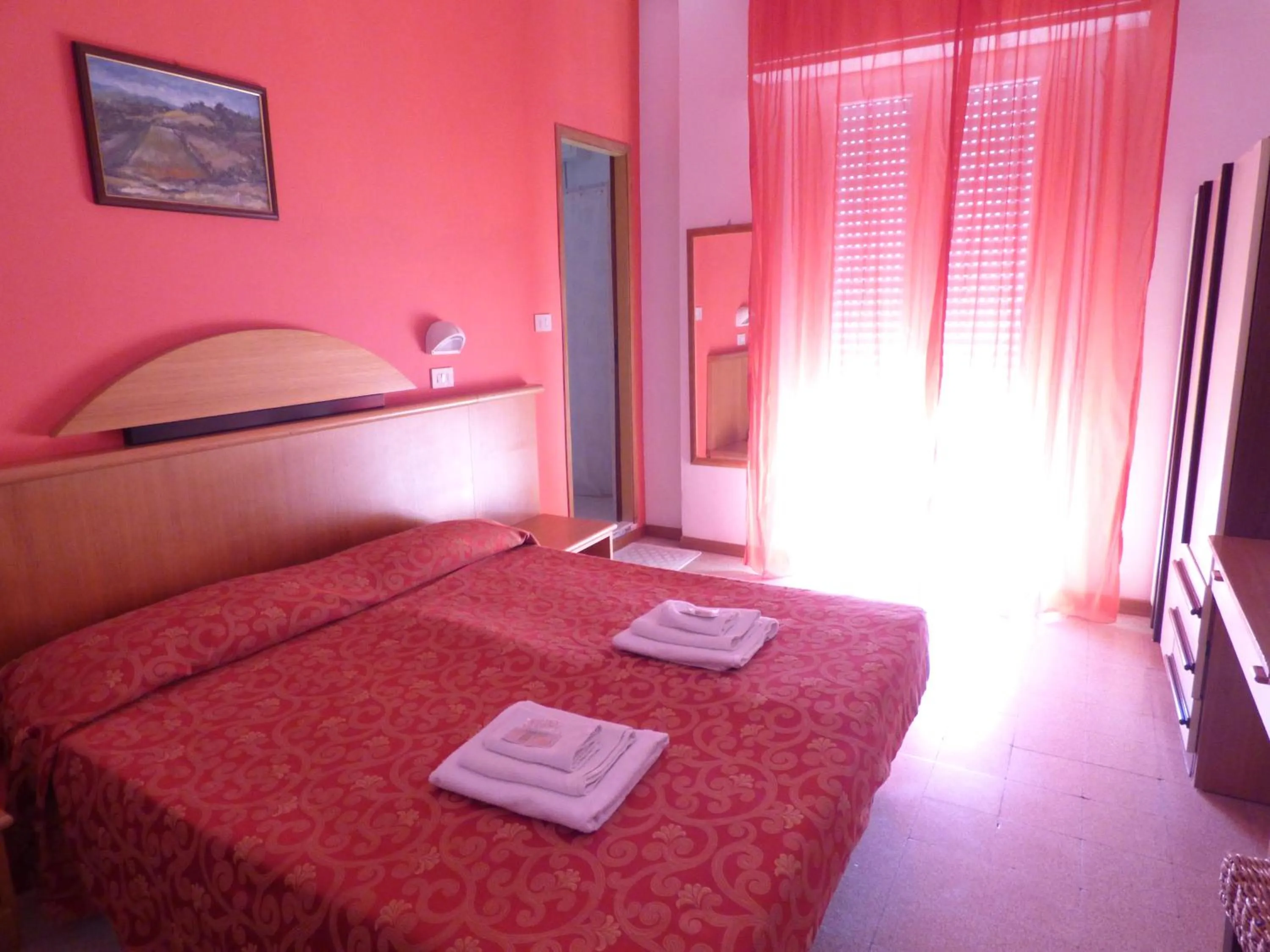 Photo of the whole room in Consul Hotel