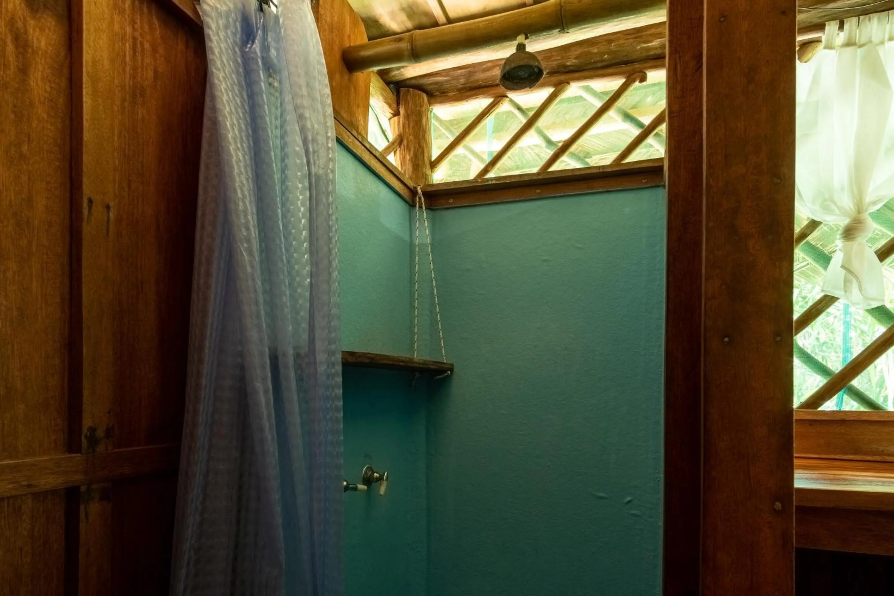 Shower in El Hotelito Perdido