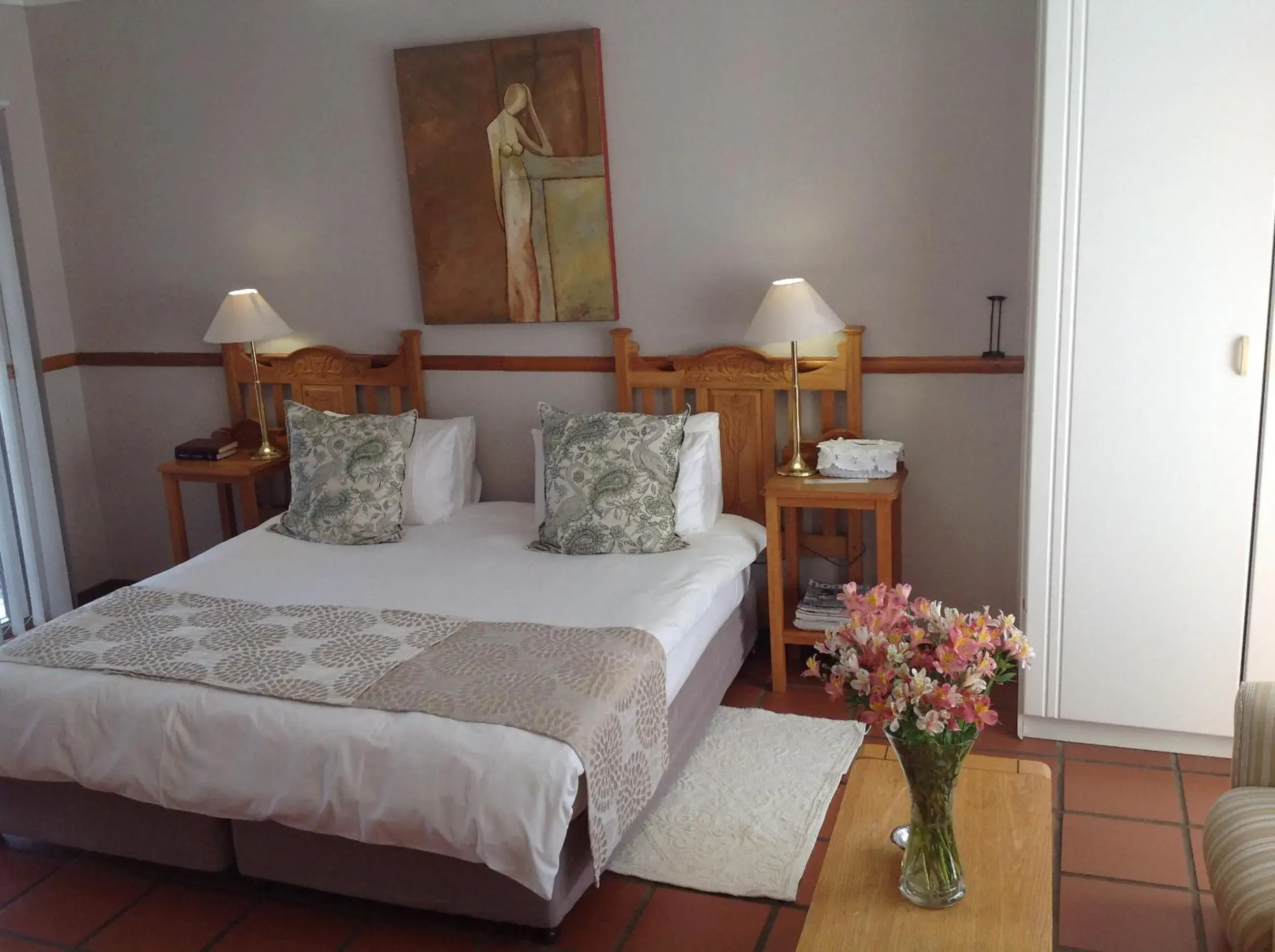 Superior Double or Twin Room with Garden View - single occupancy in Chez Esme Guest House Superior Double or Twin Room with Garden View - single occupancy in Chez Esme Guest House