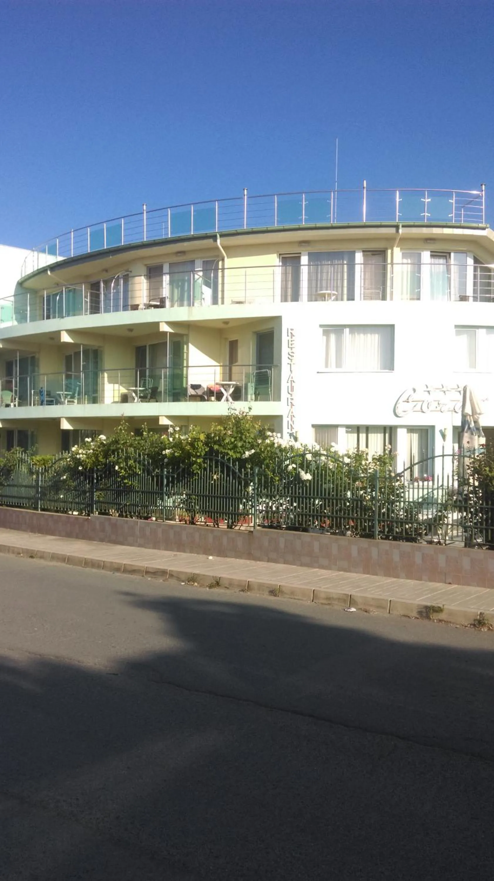 Facade/entrance in Family Hotel Coral