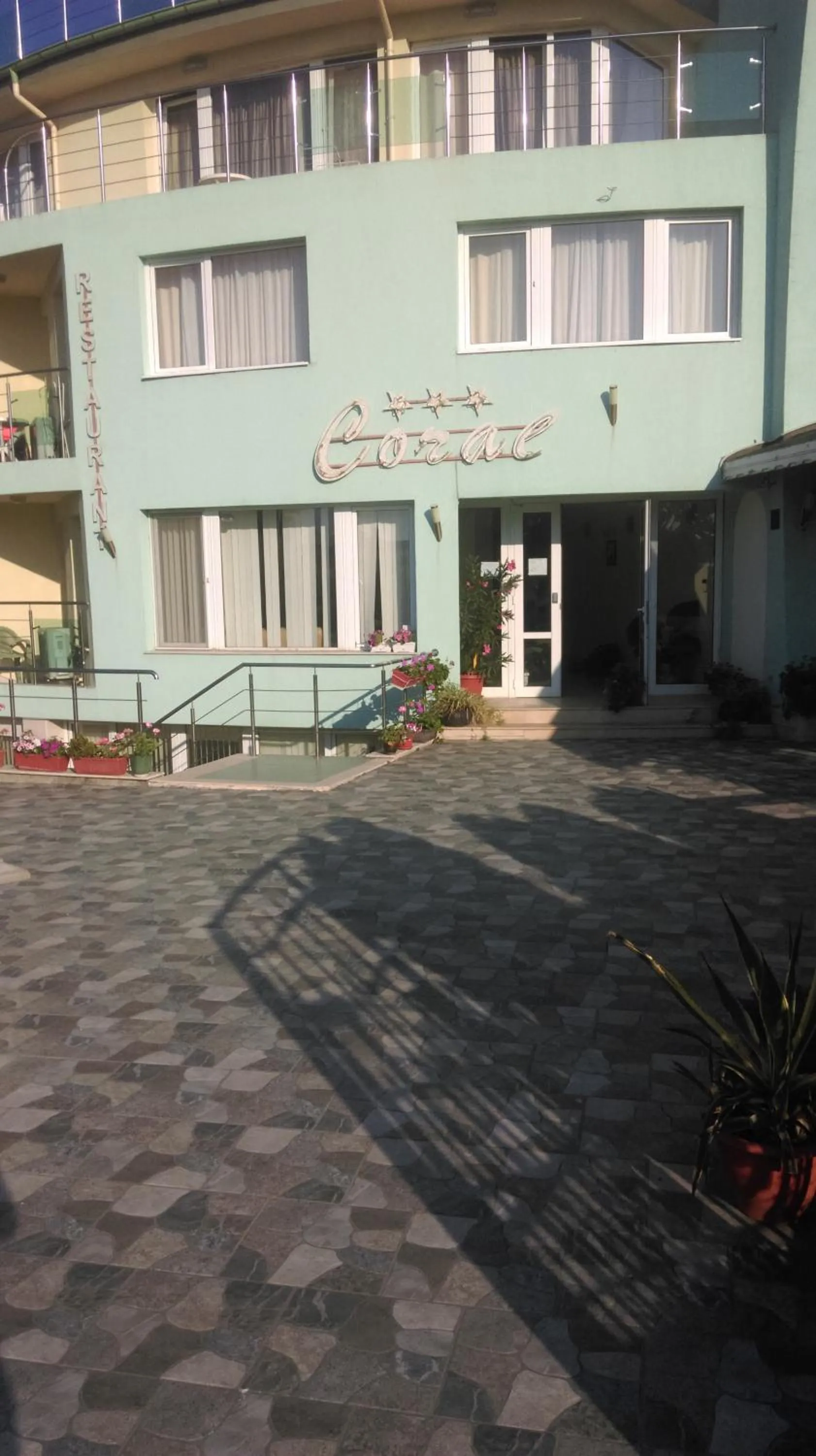 Facade/entrance in Family Hotel Coral