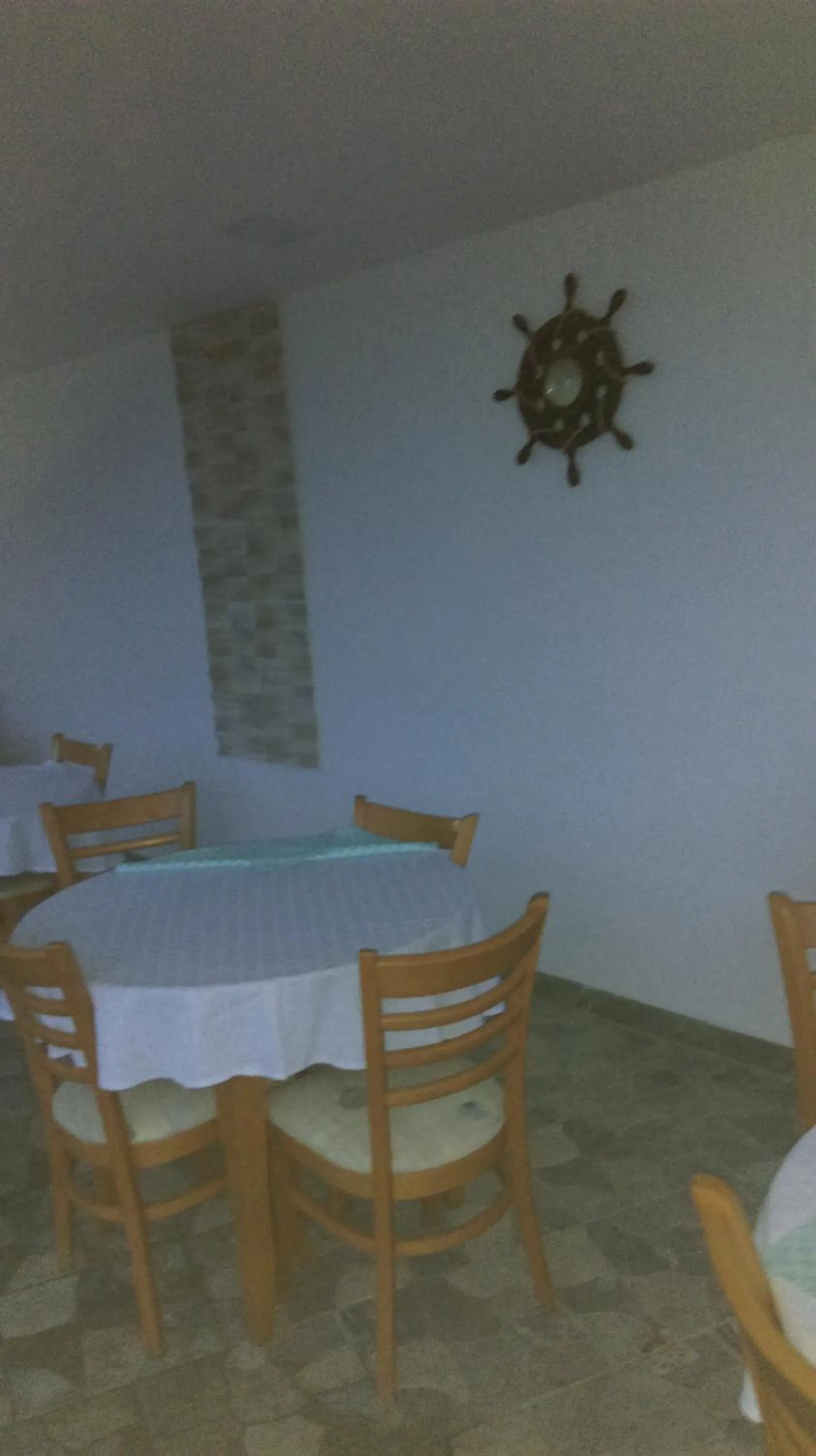 Restaurant/places to eat in Family Hotel Coral