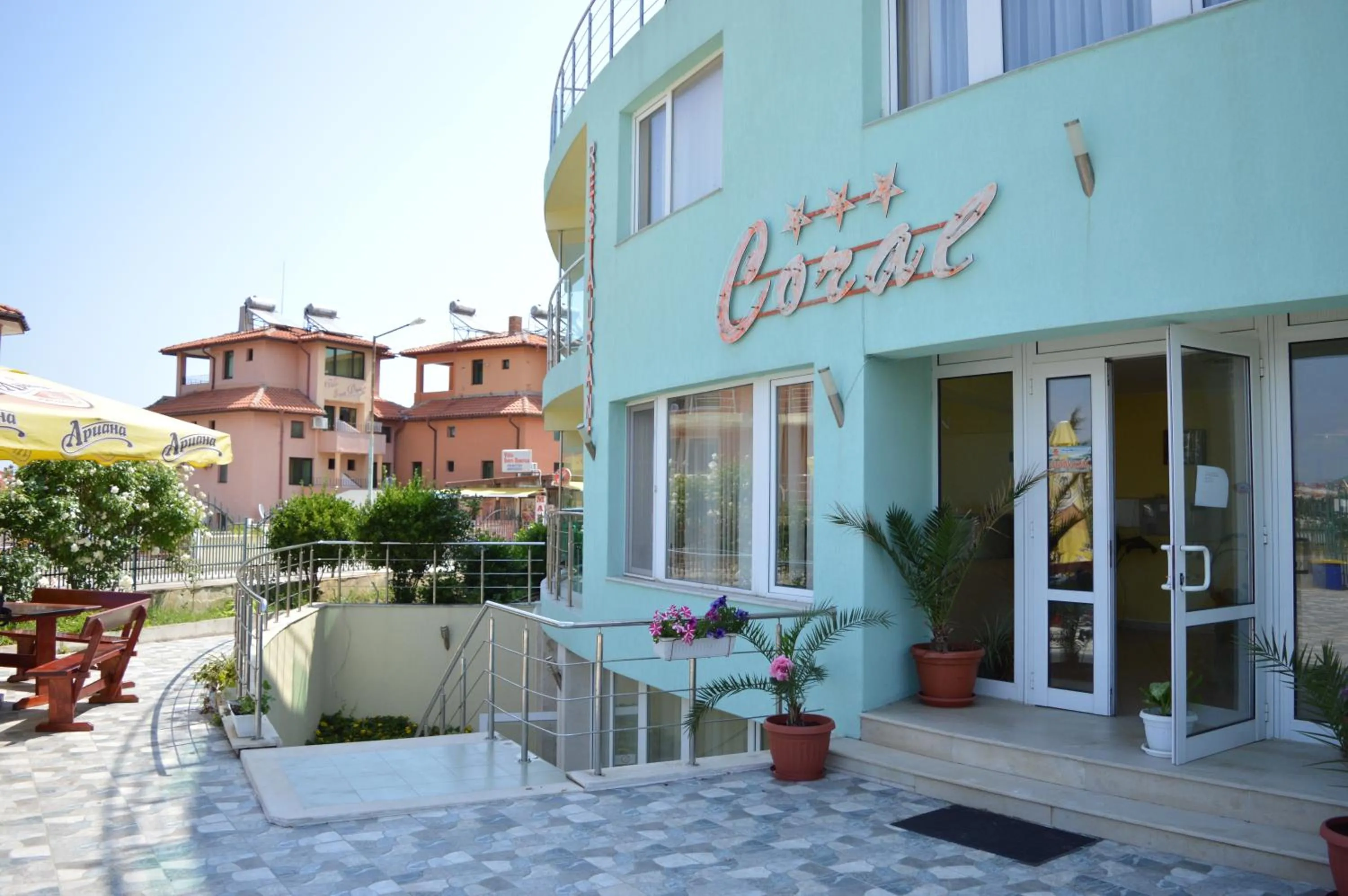 Facade/entrance in Family Hotel Coral