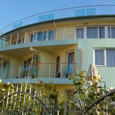 Facade/entrance in Family Hotel Coral