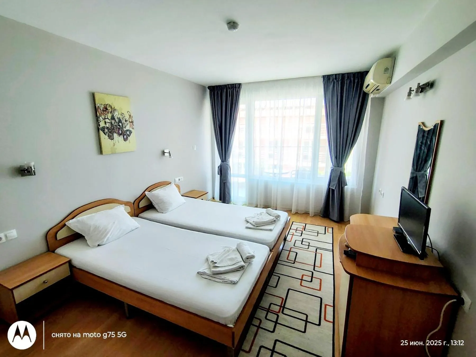 Bed in Family Hotel Coral