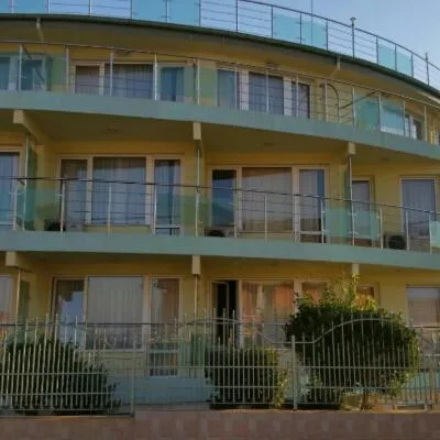 Facade/entrance in Family Hotel Coral