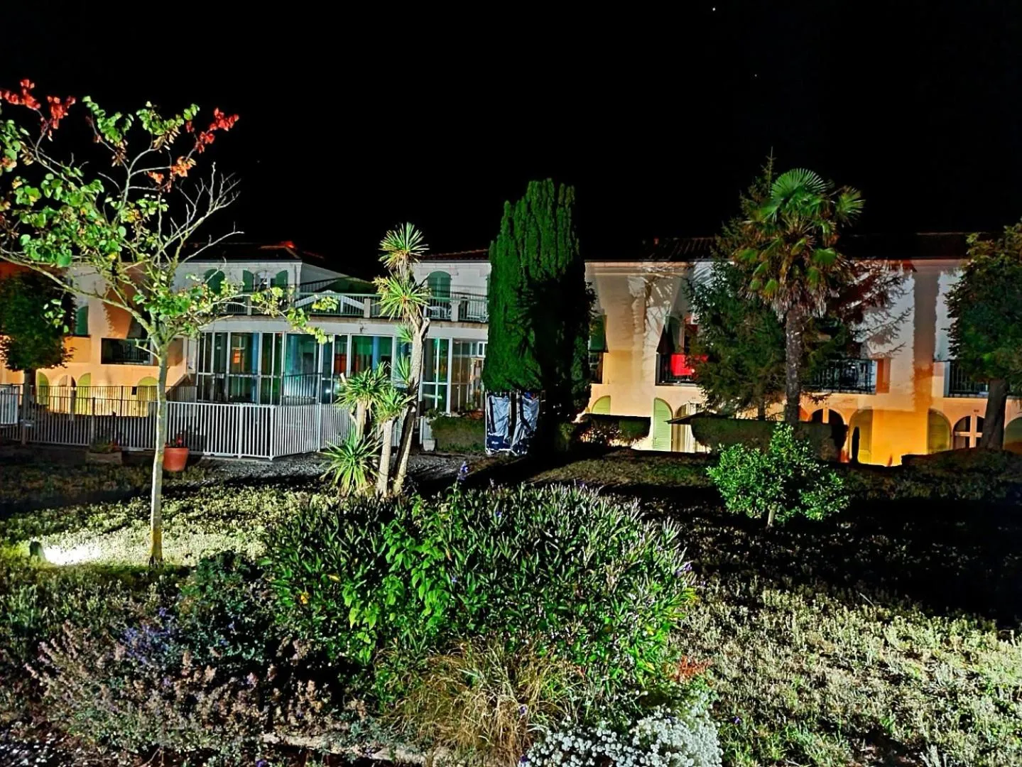 Night in Appartement 91 Palais des Gouverneurs