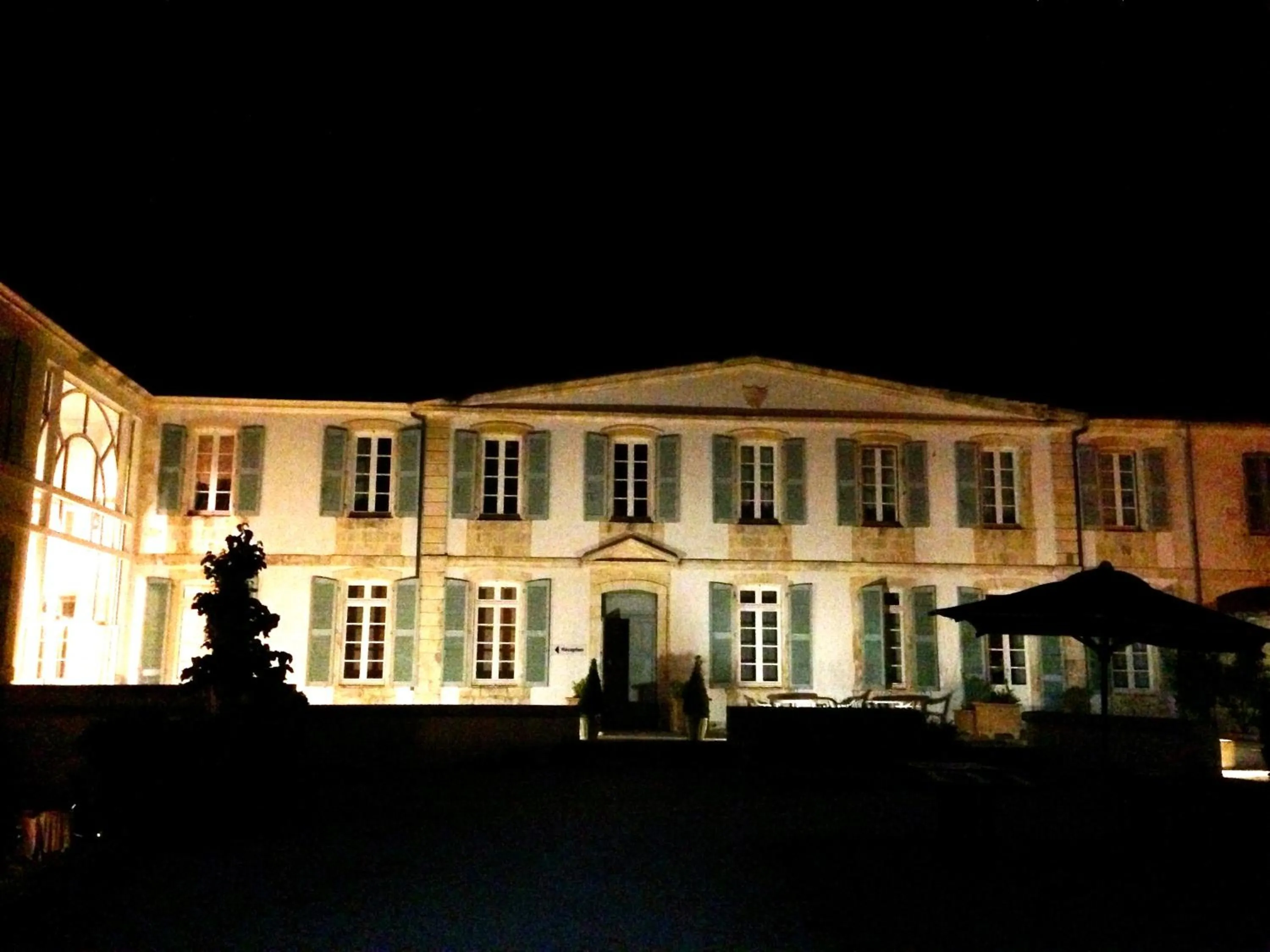 Facade/entrance in Appartement 91 Palais des Gouverneurs