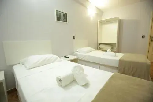 Twin Room with Private Bathroom in Iguassu Flats Hotel Twin Room with Private Bathroom in Iguassu Flats Hotel