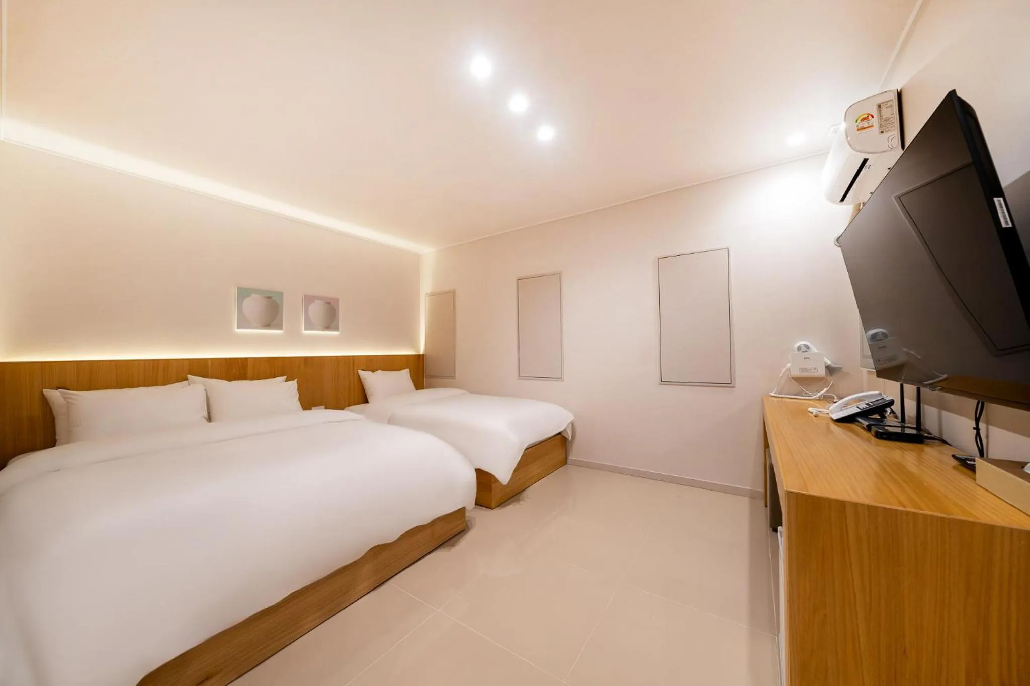 Bedroom, Bed in Jamsil Stay 509