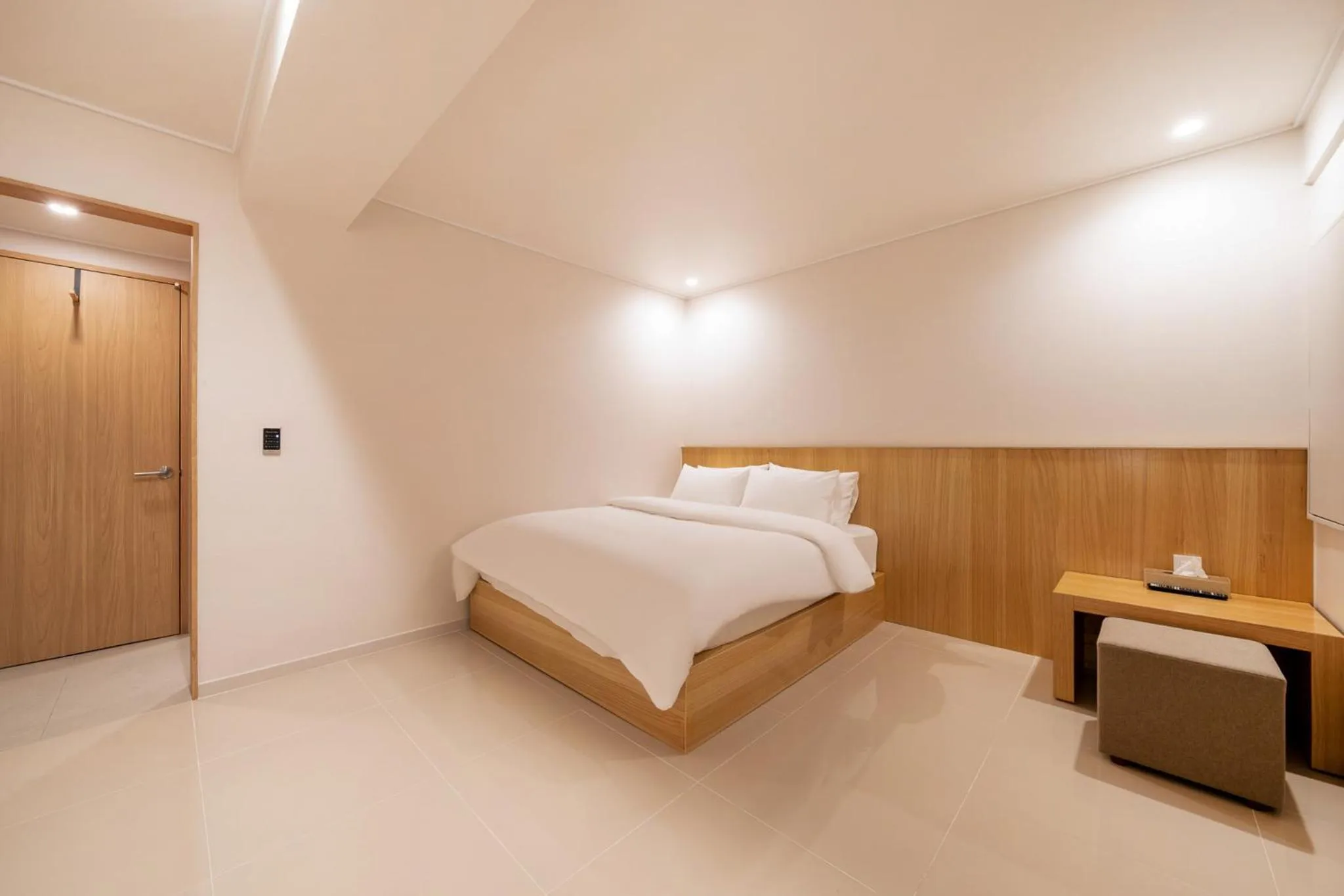 Bedroom, Bed in Jamsil Stay 509