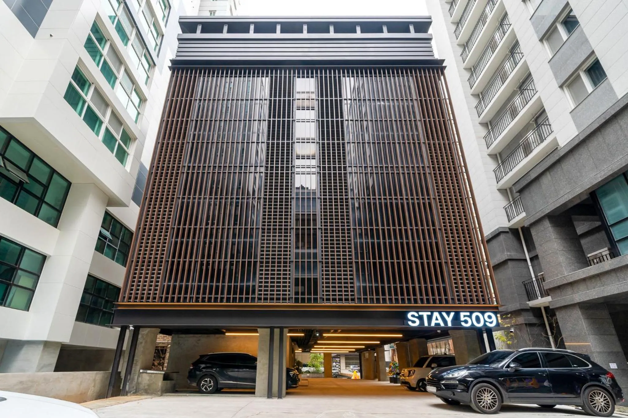 Property building in Jamsil Stay 509