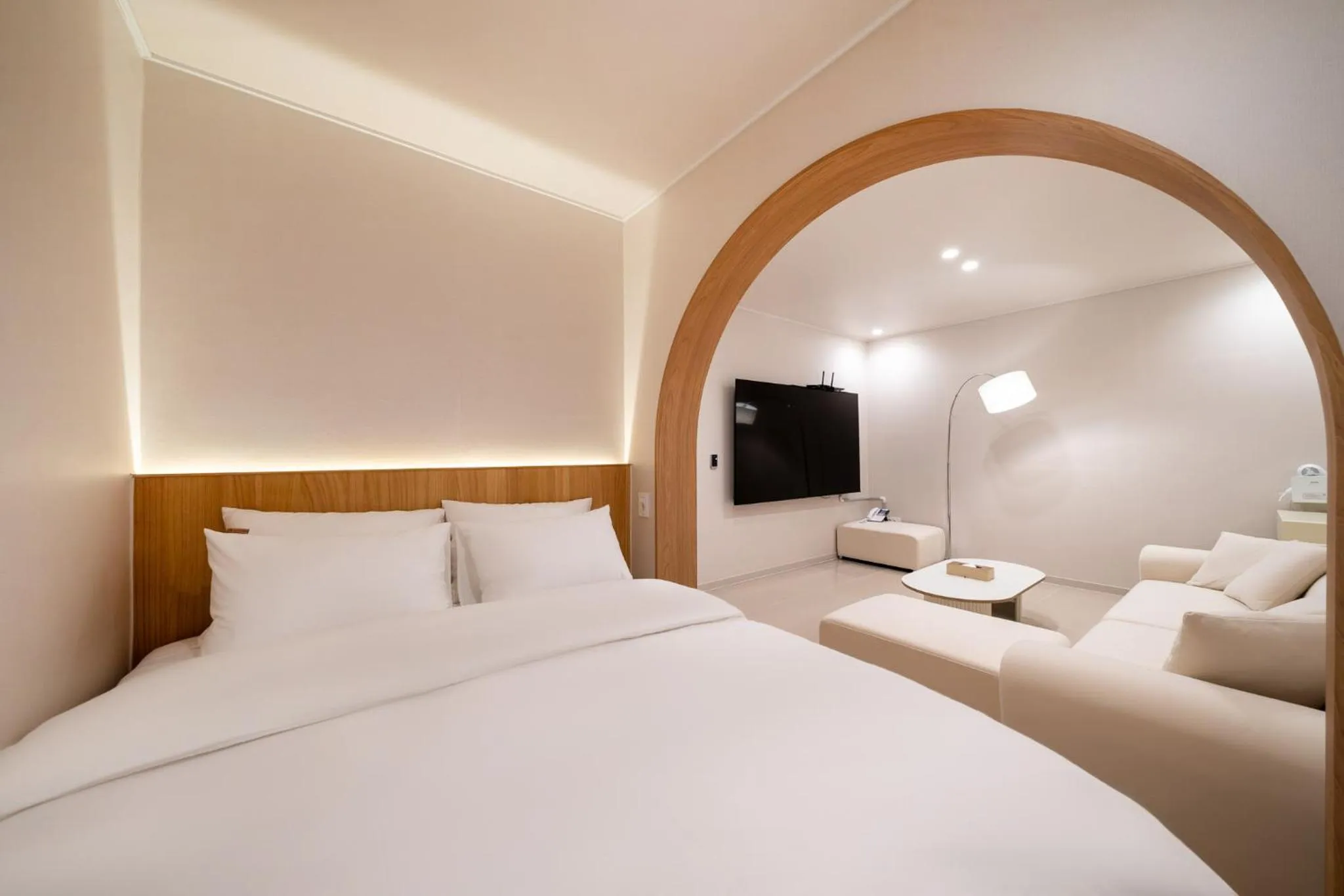 Bedroom, Bed in Jamsil Stay 509