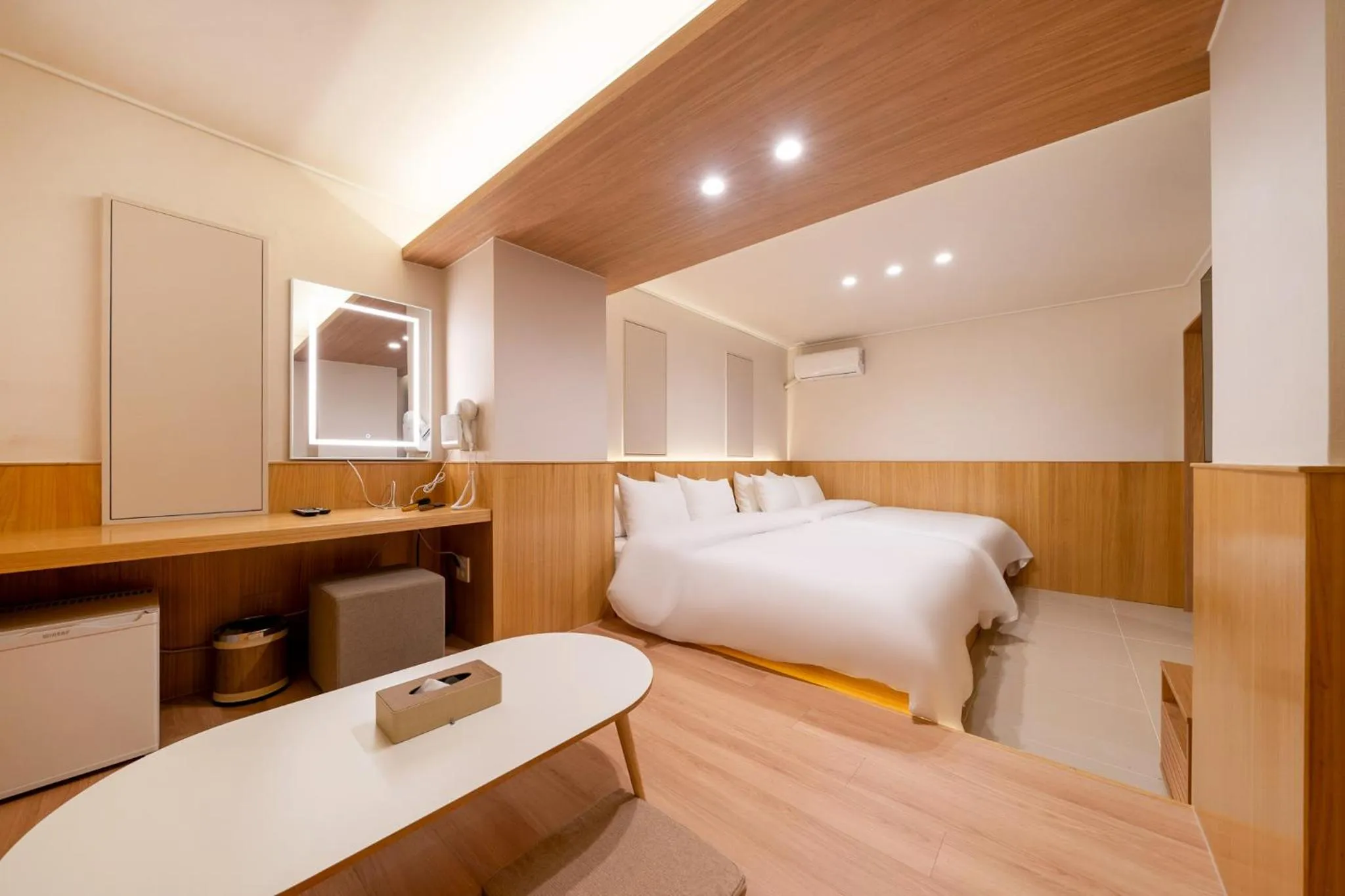 Bedroom, Bed in Jamsil Stay 509