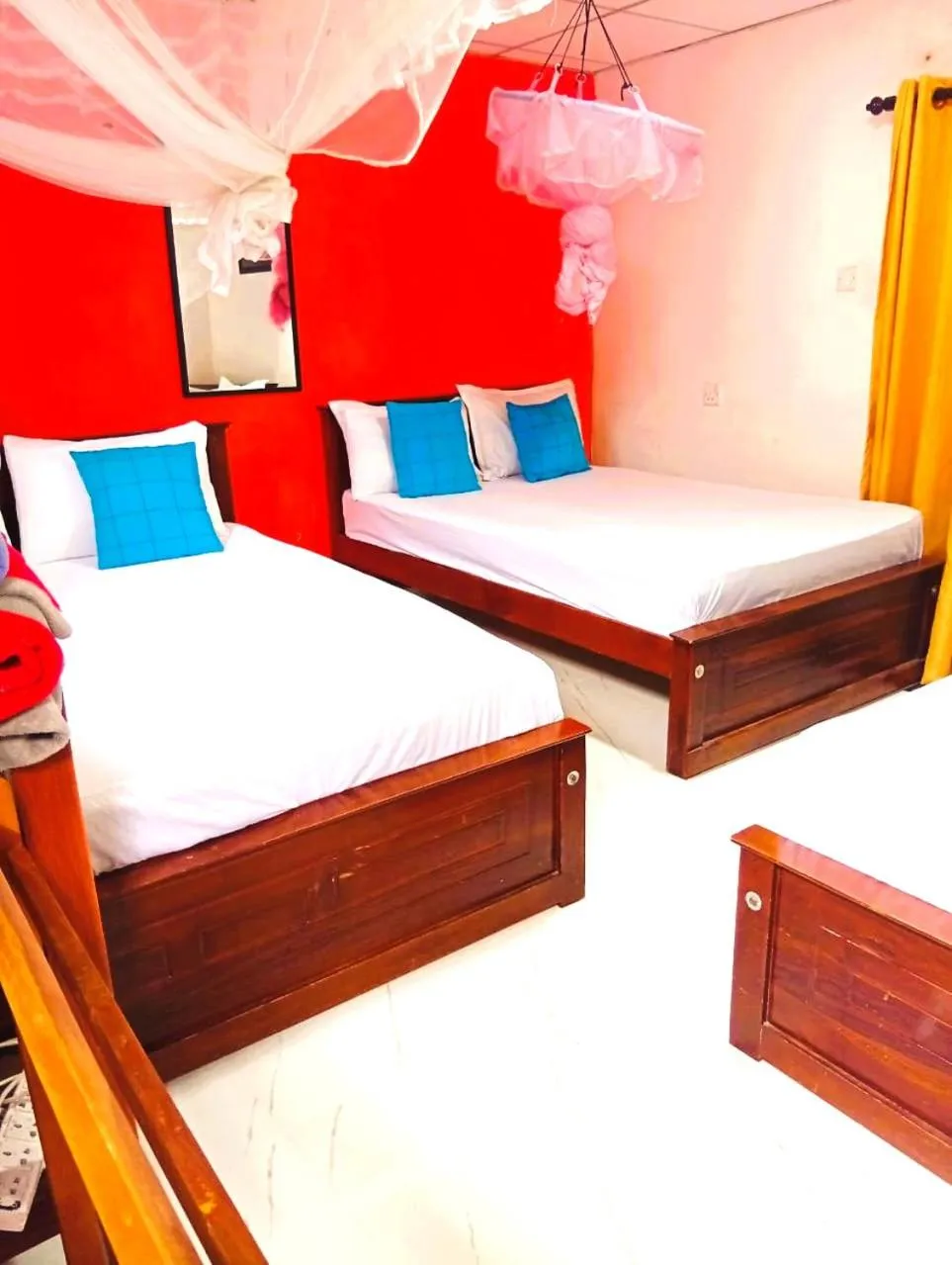 Bed in Ella Tunnel Corner Inn