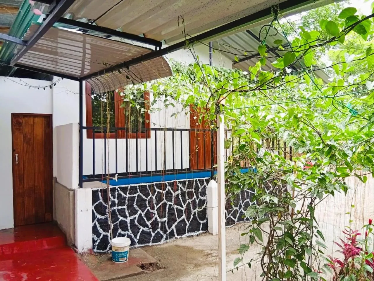 Ella Tunnel Corner Inn