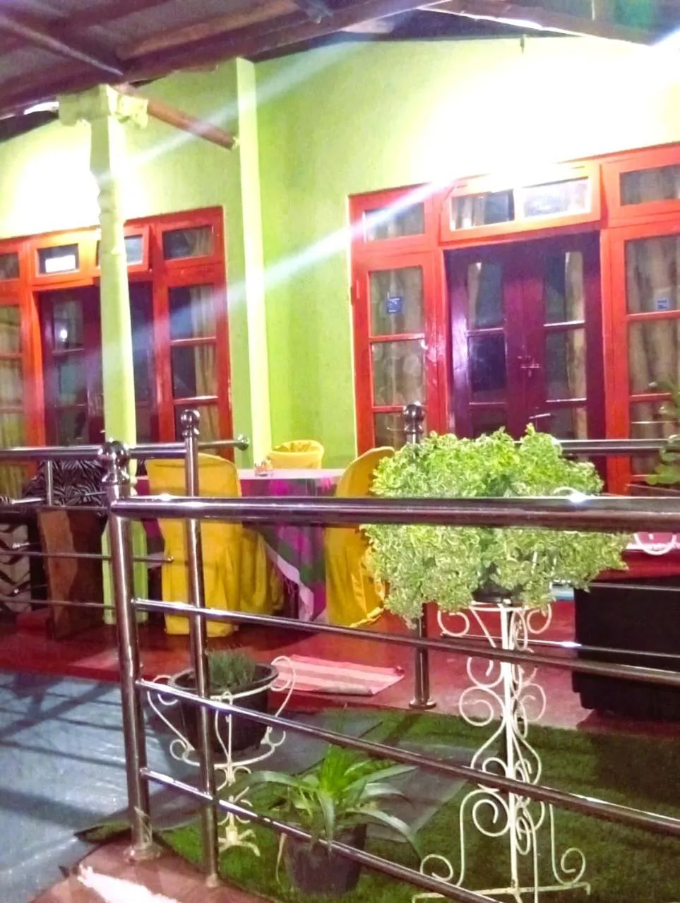 Ella Tunnel Corner Inn