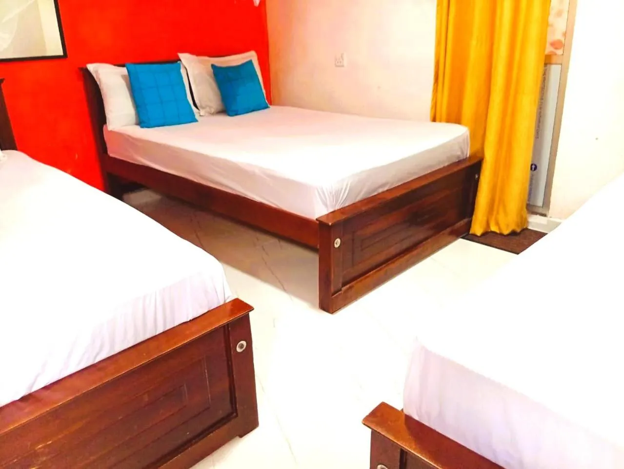 Bed in Ella Tunnel Corner Inn