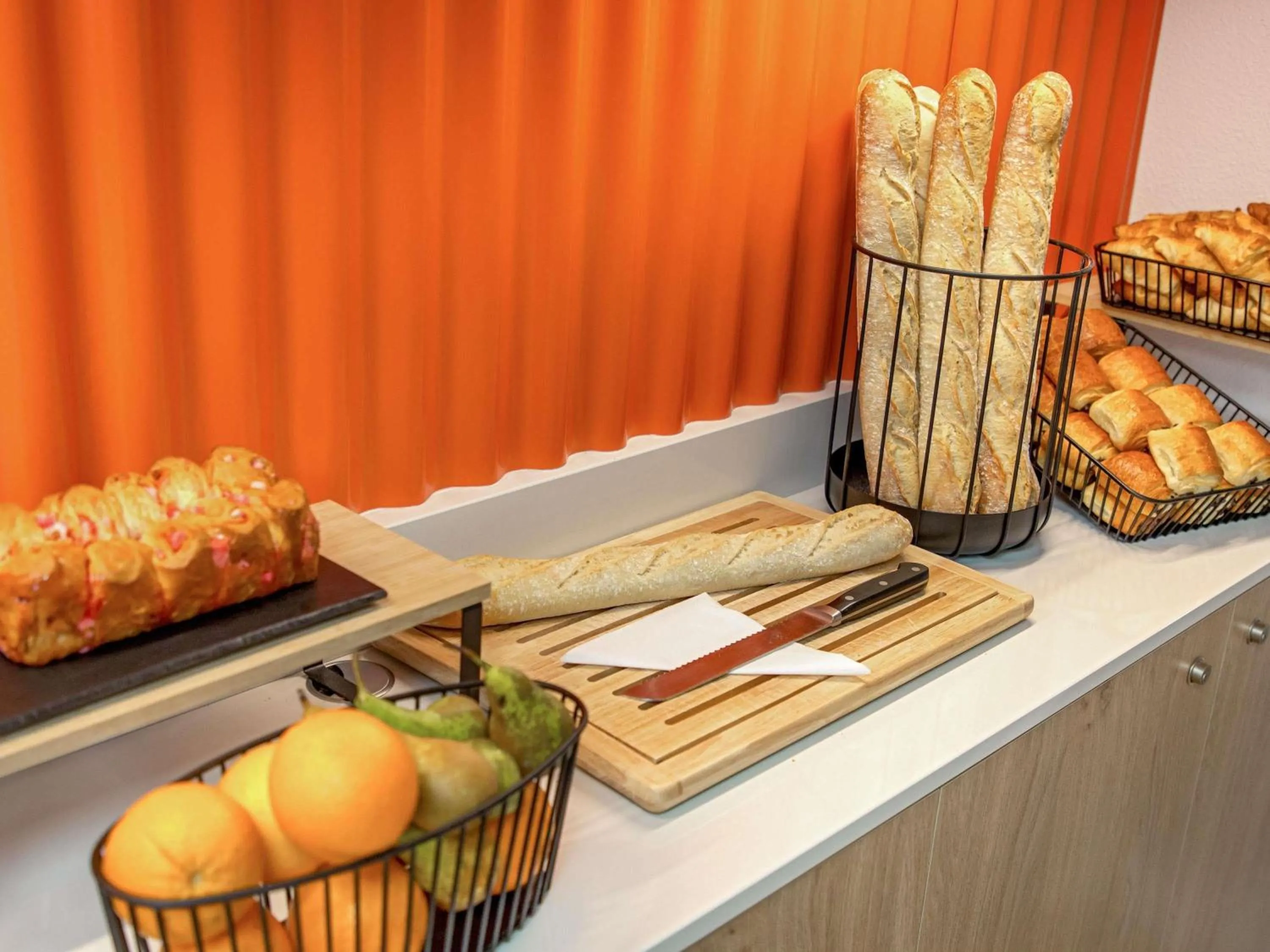 Breakfast in ibis budget Valence Nord Plateau des Couleures