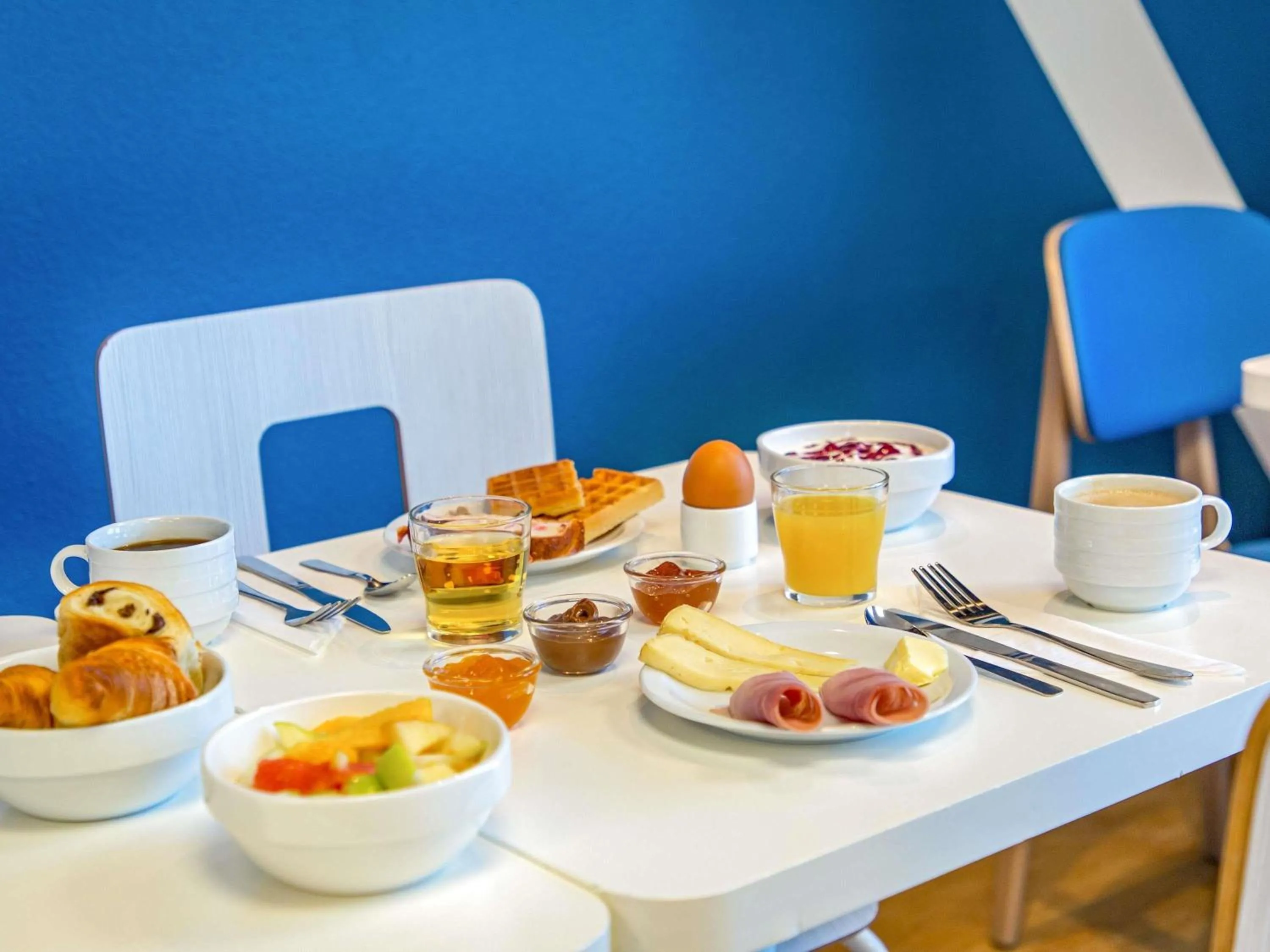 Breakfast in ibis budget Valence Nord Plateau des Couleures