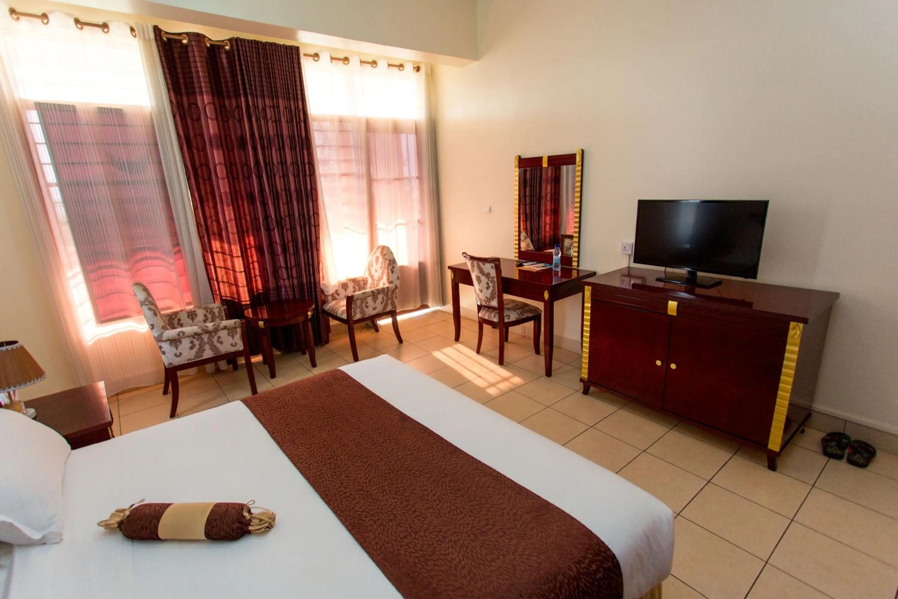 Photo of the whole room, Bed in Quiet Haven Hotel