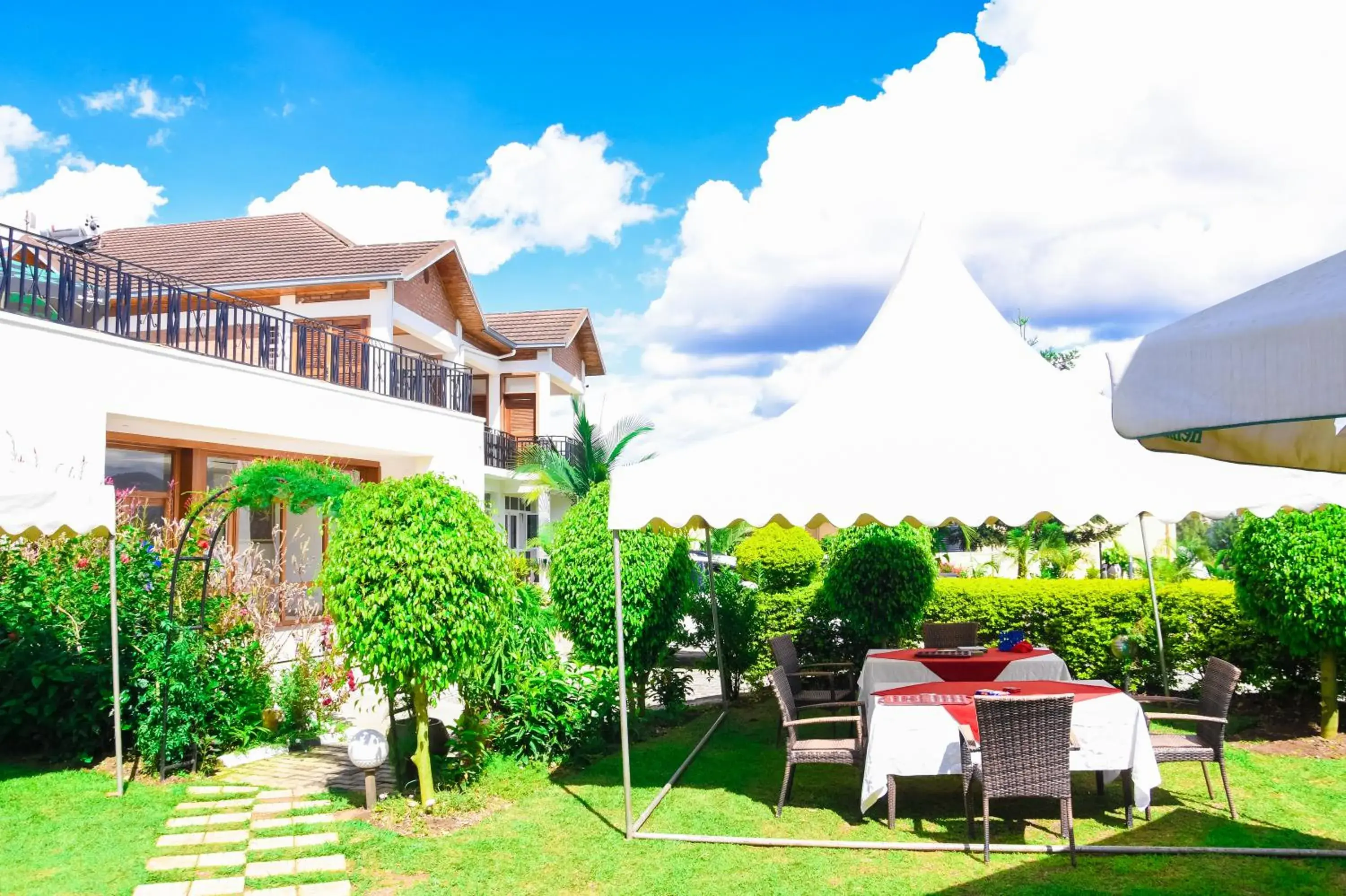 Property building in Quiet Haven Hotel Property building in Quiet Haven Hotel