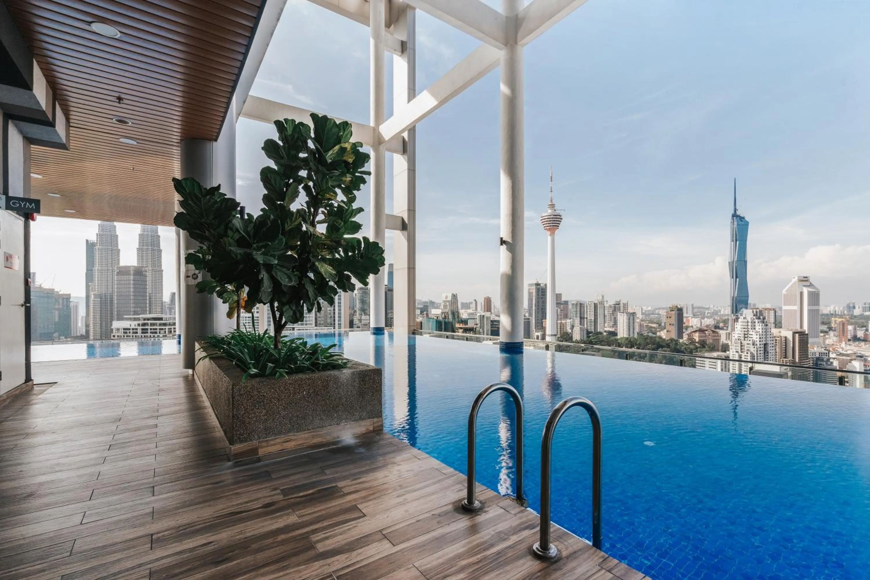 Swimming pool in LUXE Infinitum KLCC by DX