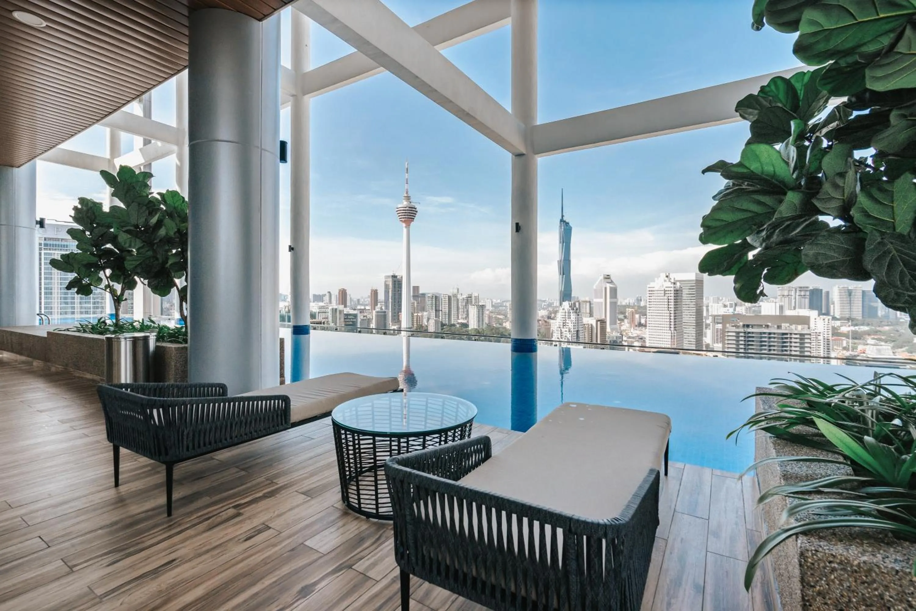 Swimming pool in LUXE Infinitum KLCC by DX