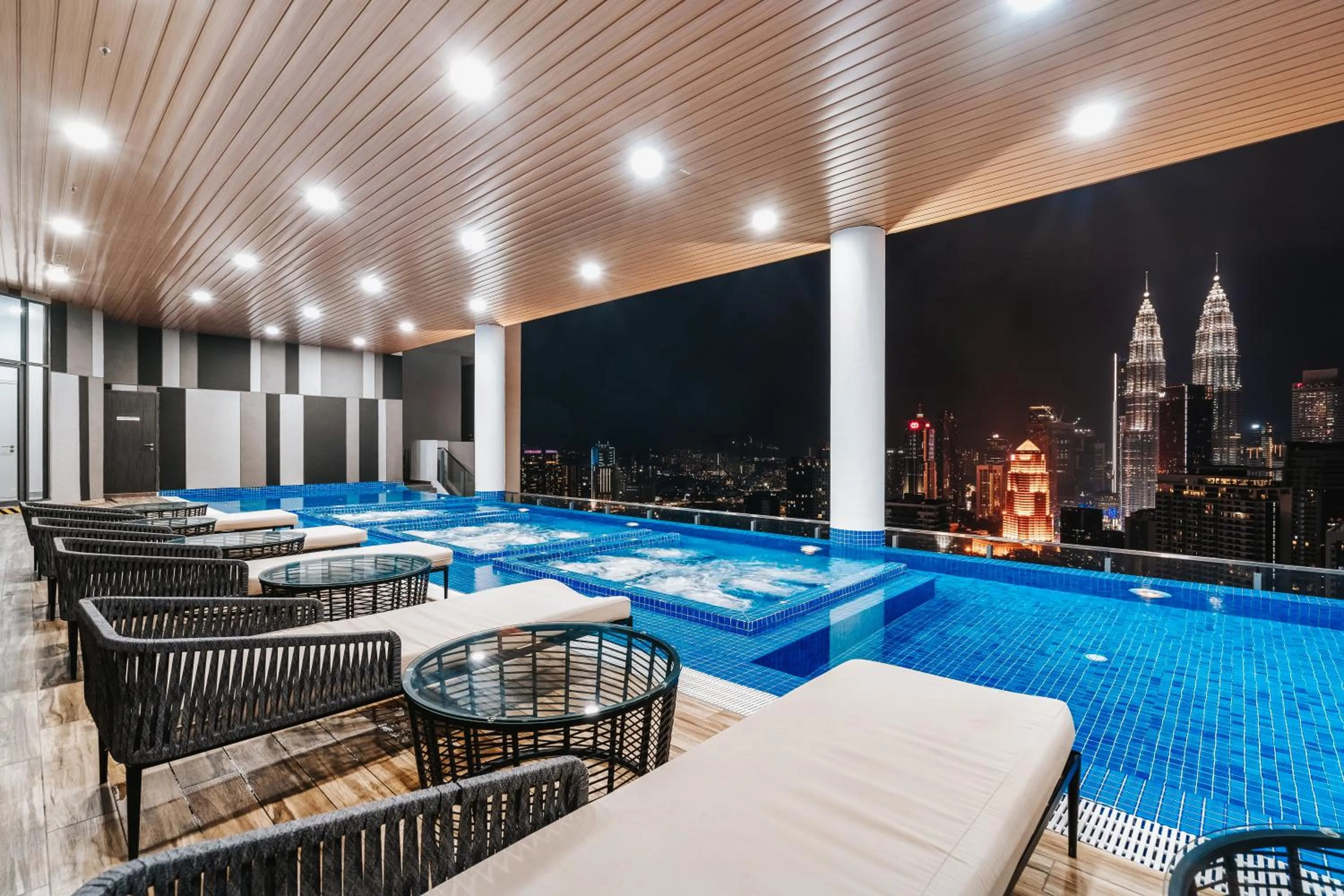 Swimming pool in LUXE Infinitum KLCC by DX