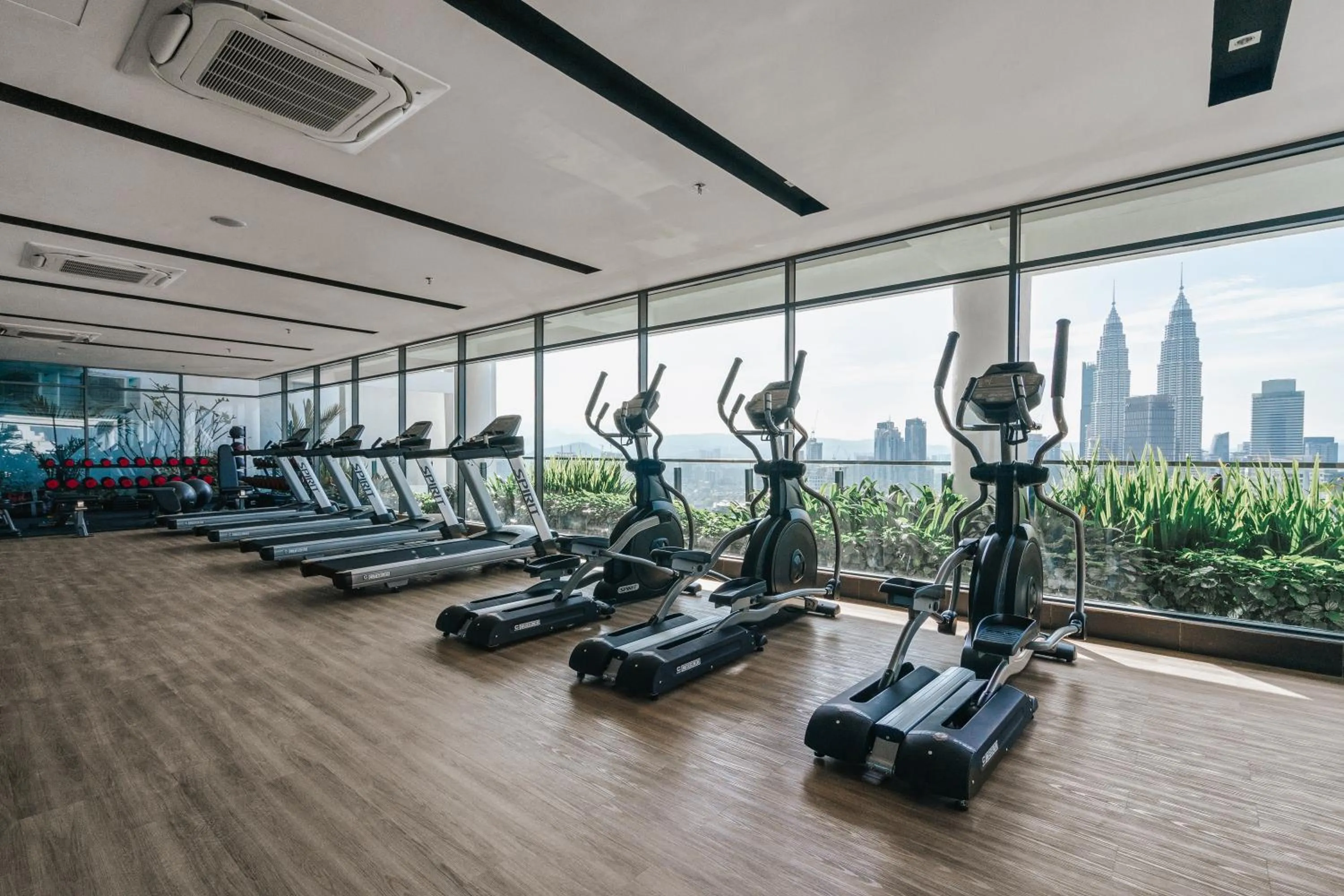 Fitness centre/facilities in LUXE Infinitum KLCC by DX