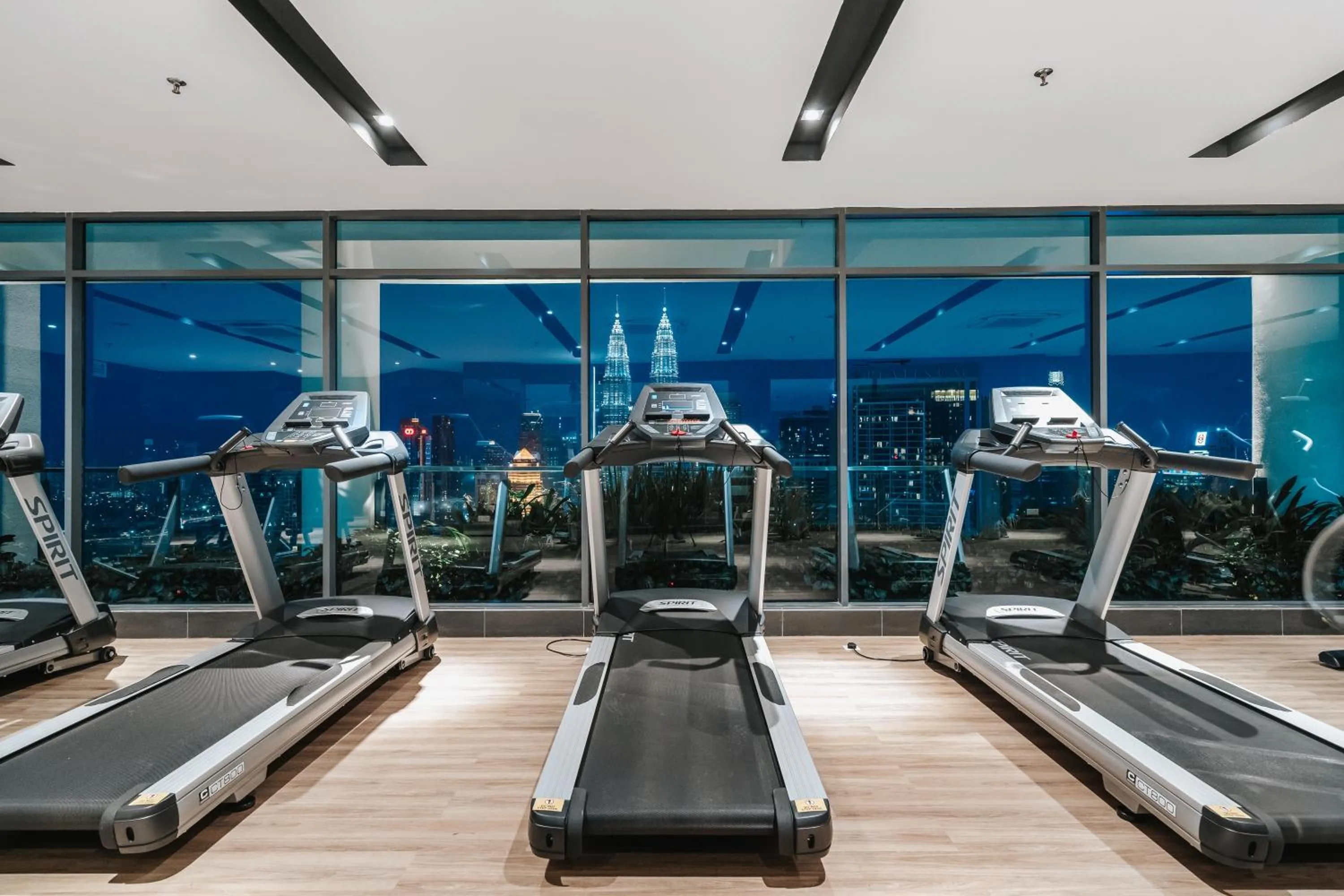 Fitness centre/facilities in LUXE Infinitum KLCC by DX
