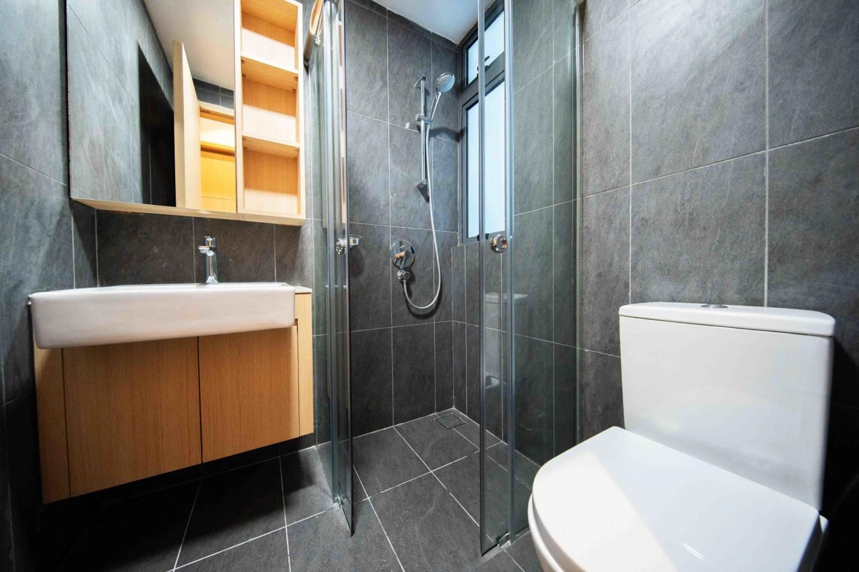 Shower in LUXE Infinitum KLCC by DX