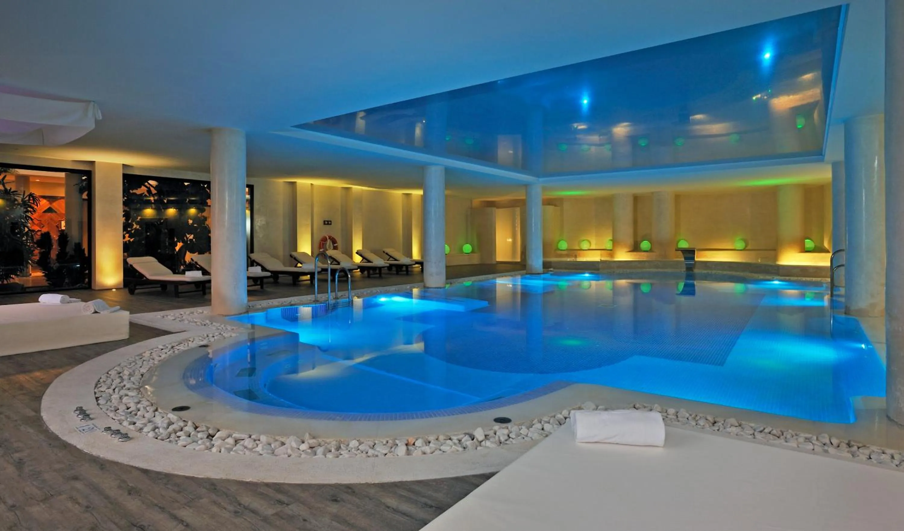 Swimming pool in Iberostar Waves Royal Andalus