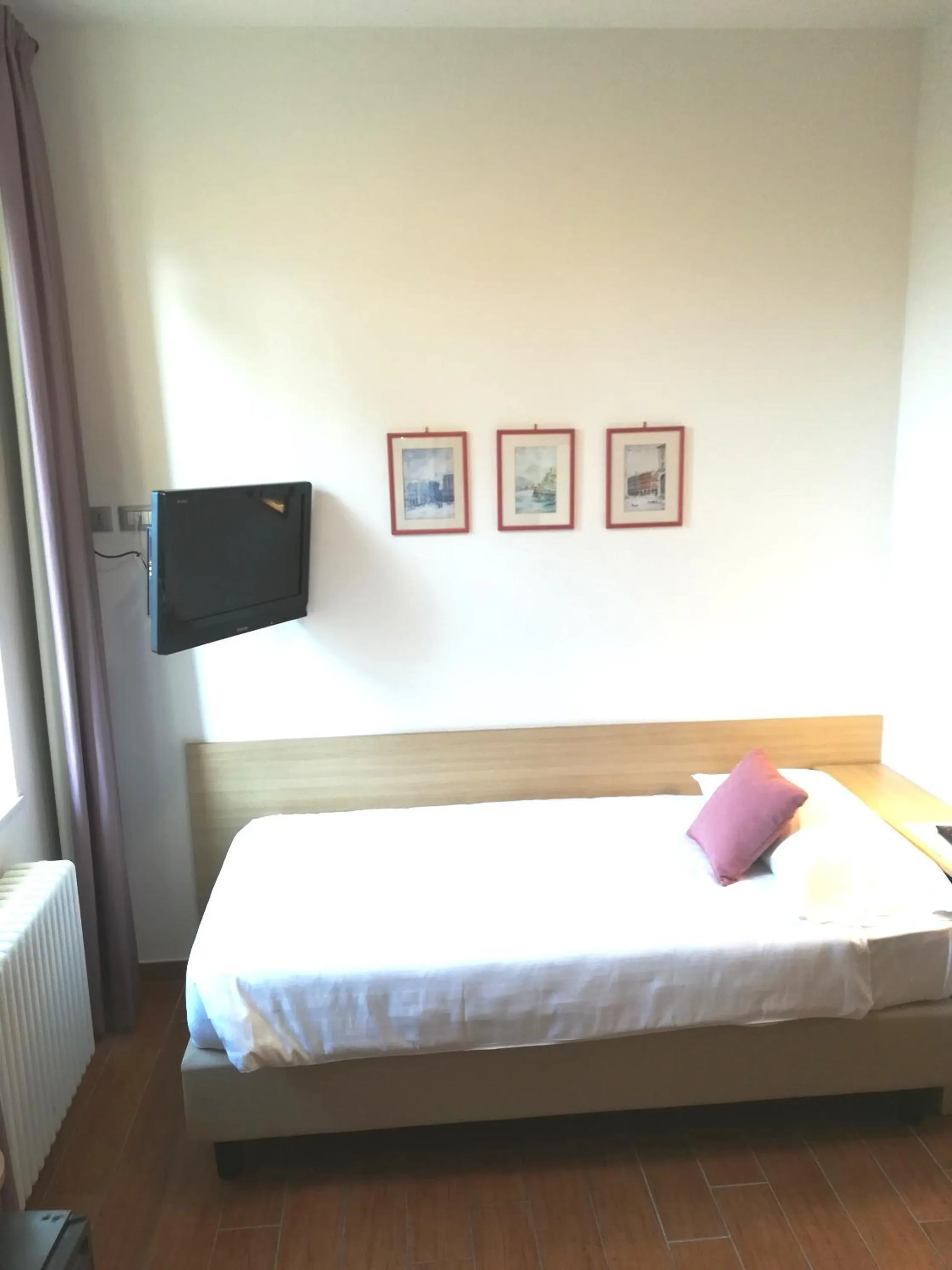 Bed in Hotel Quarcino