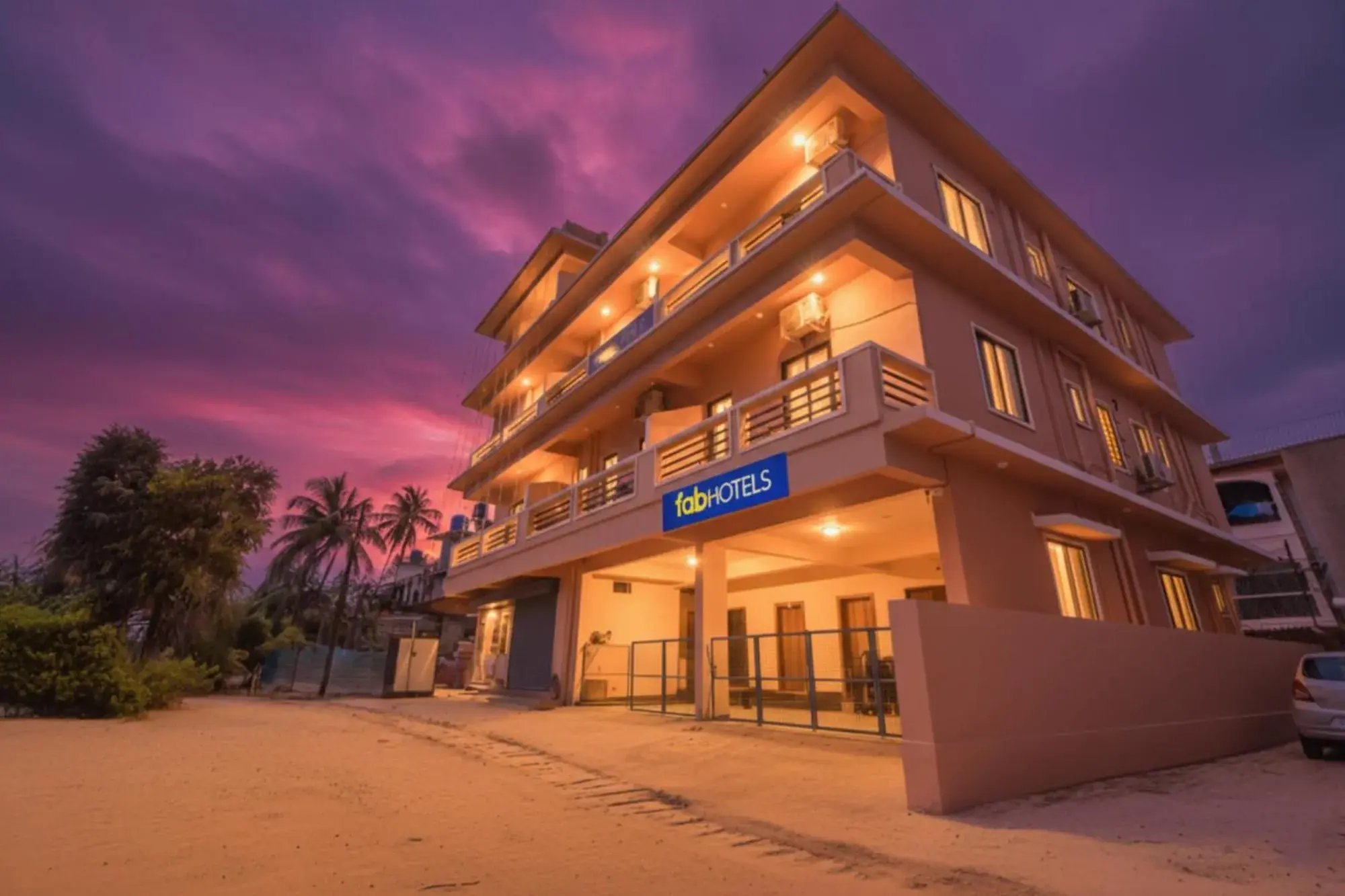 Fabhotel Baga Tulip - 500M From Baga Beach Fabhotel Baga Tulip - 500M From Baga Beach