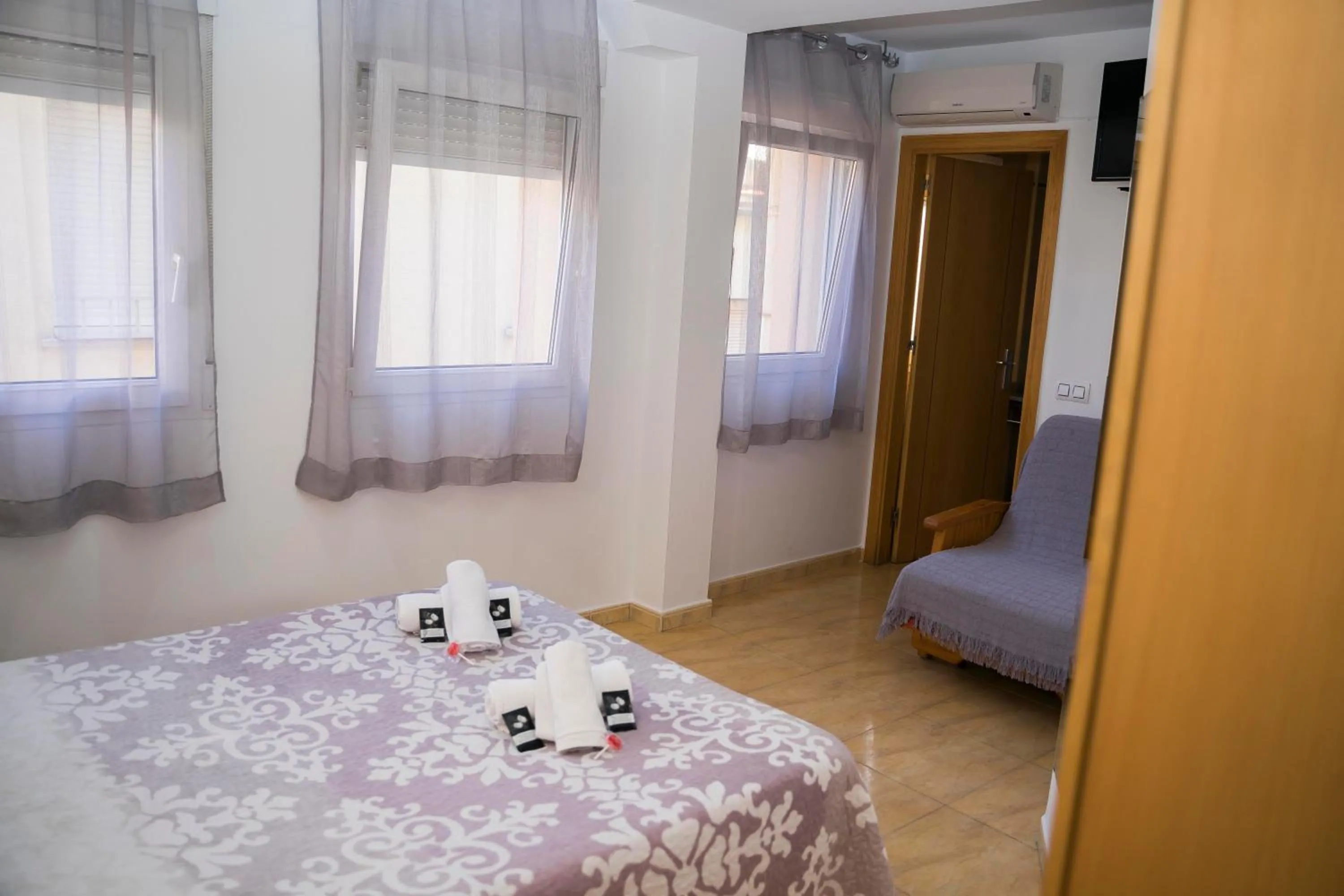 Bed in Hostal Goyesco Plaza