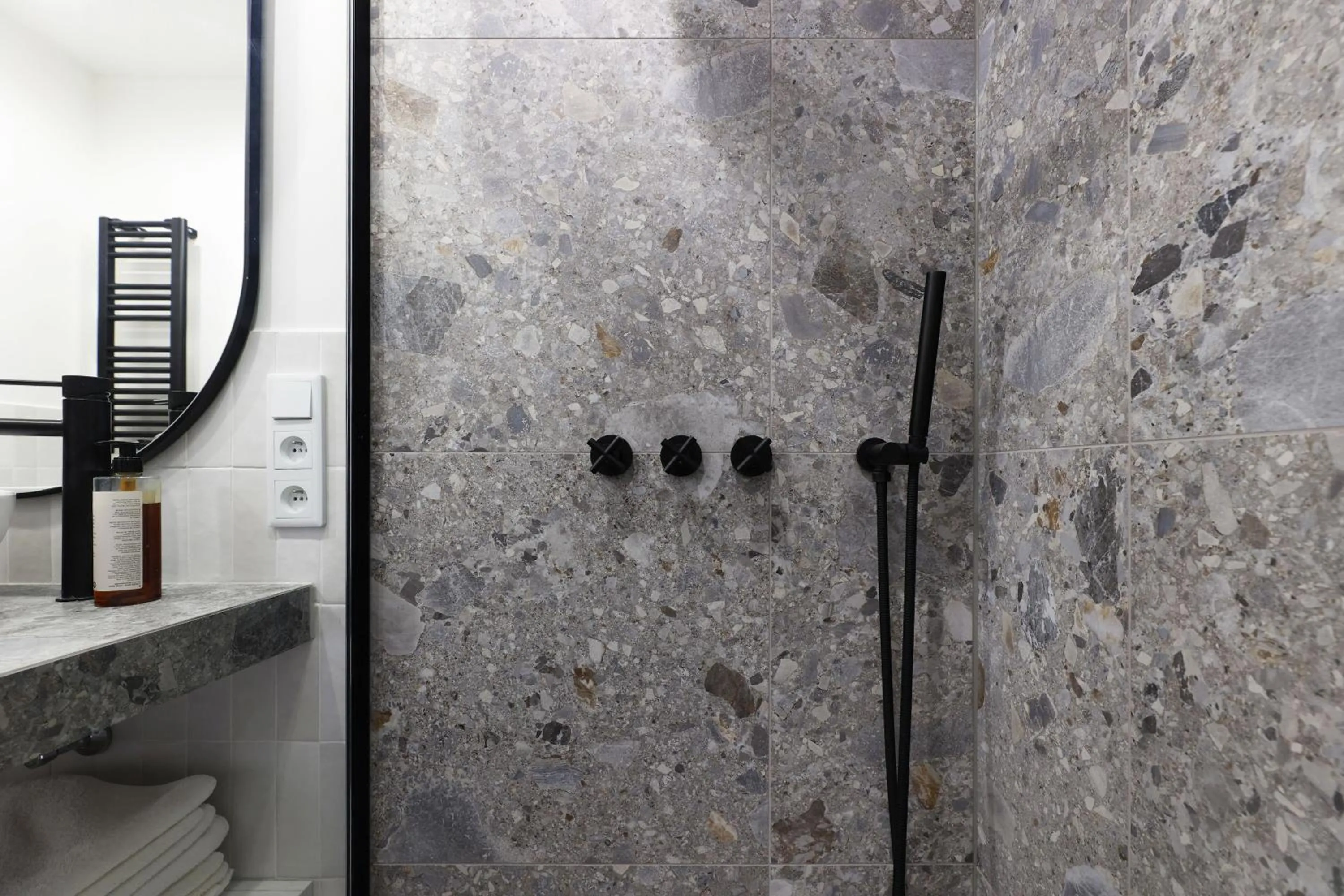 Shower in Hetman Main Square Apartments