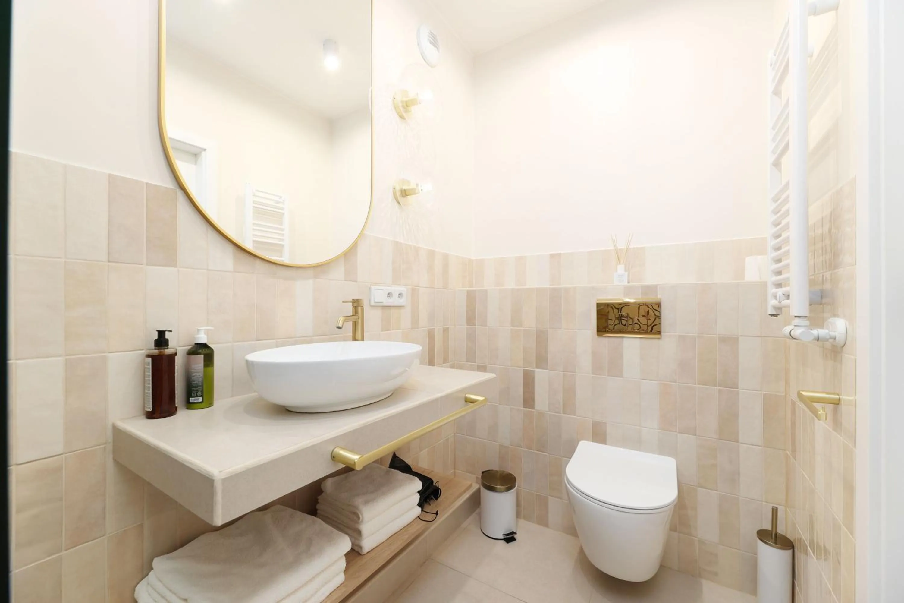 Toilet in Hetman Main Square Apartments