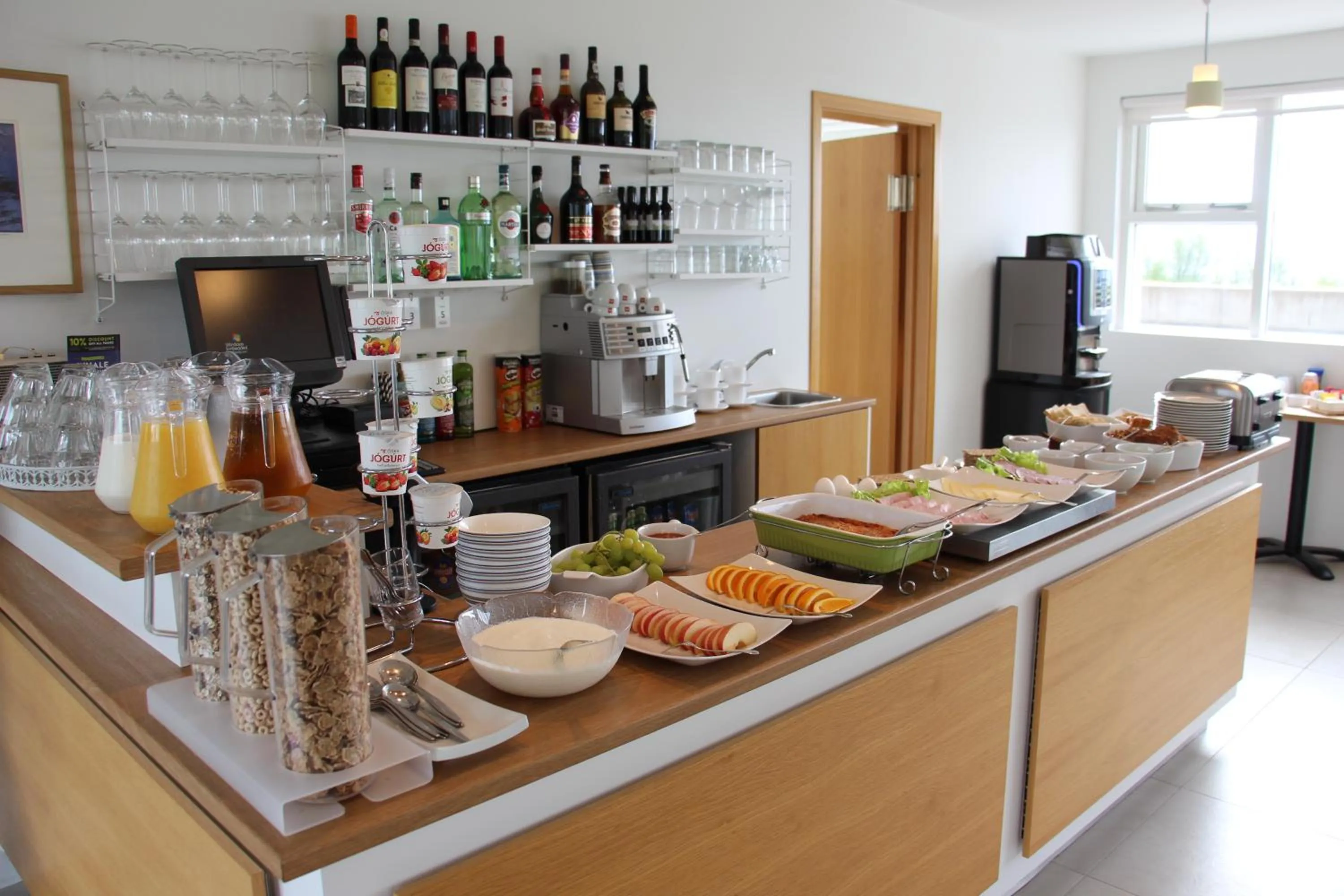 Breakfast in Apt. Hotel Hjalteyri