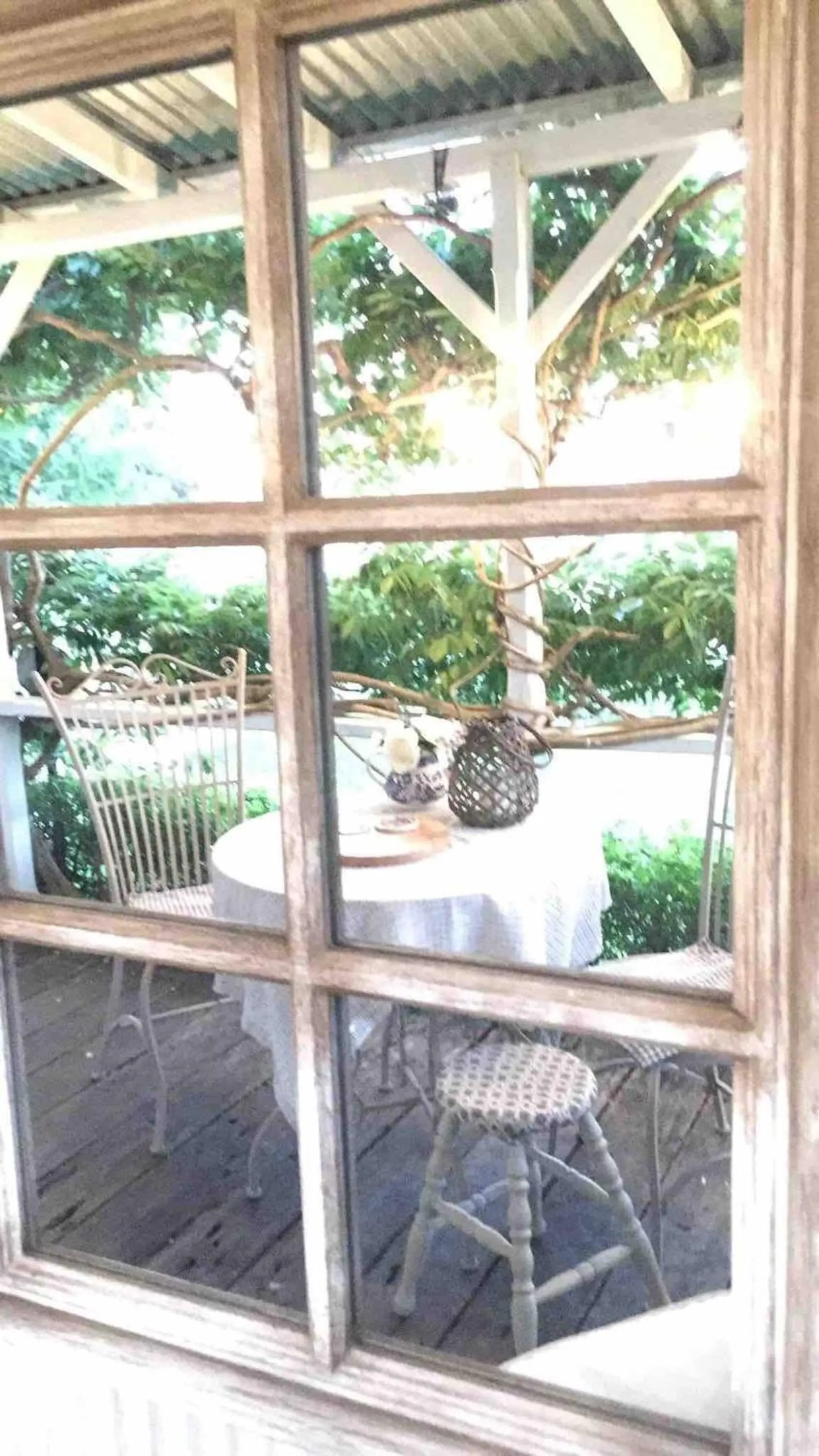 Dining area in The Old Bakery in Historic Kangaroo Valley Village
