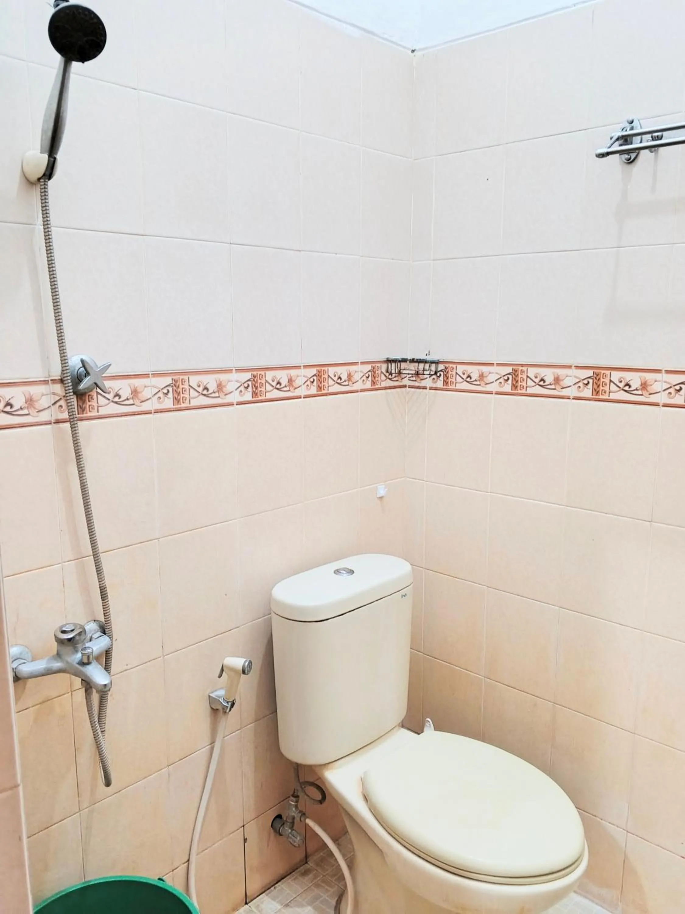 Shower in Among Rogo Syariah