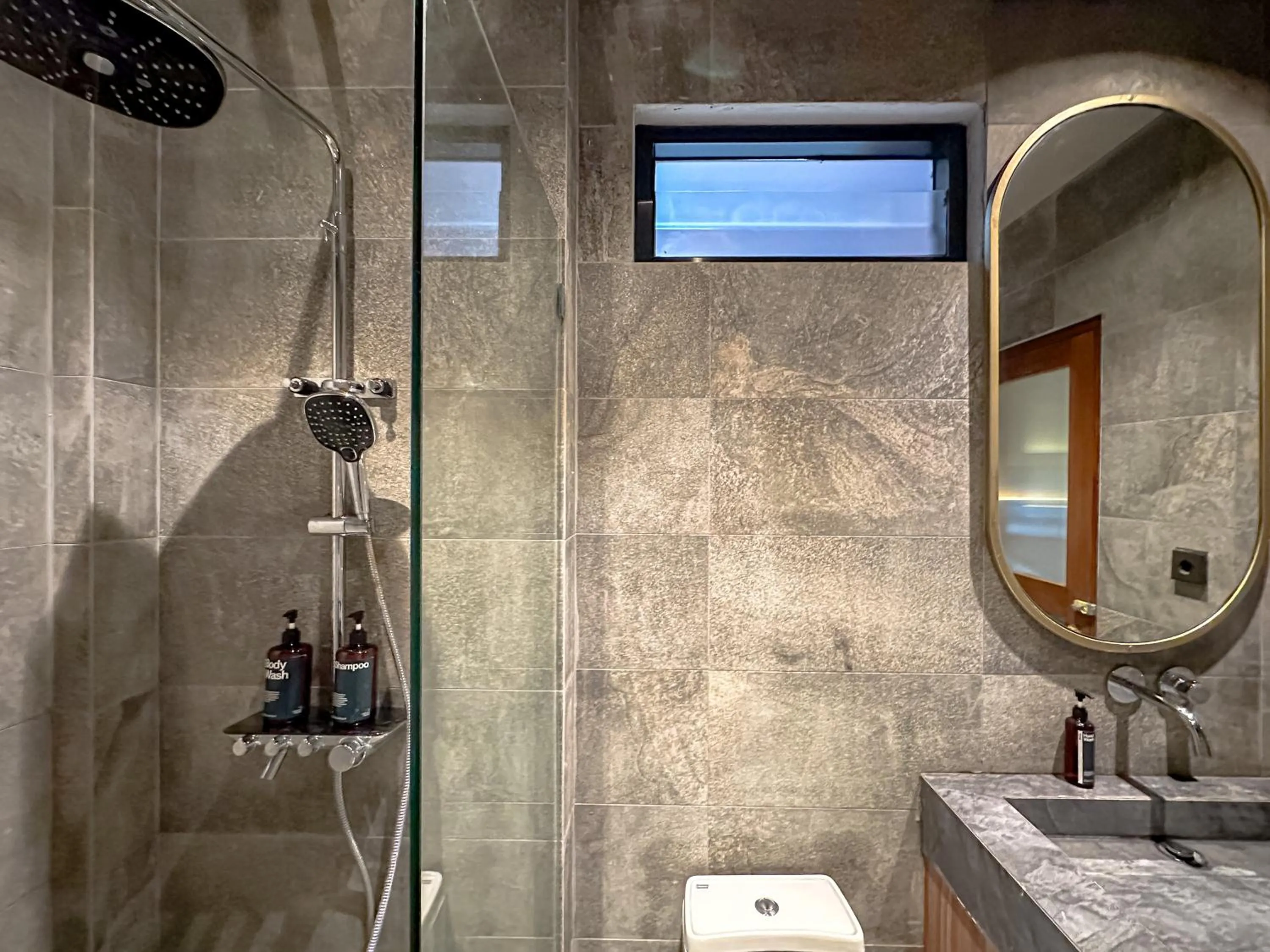 Bathroom in Balvanta Coliving