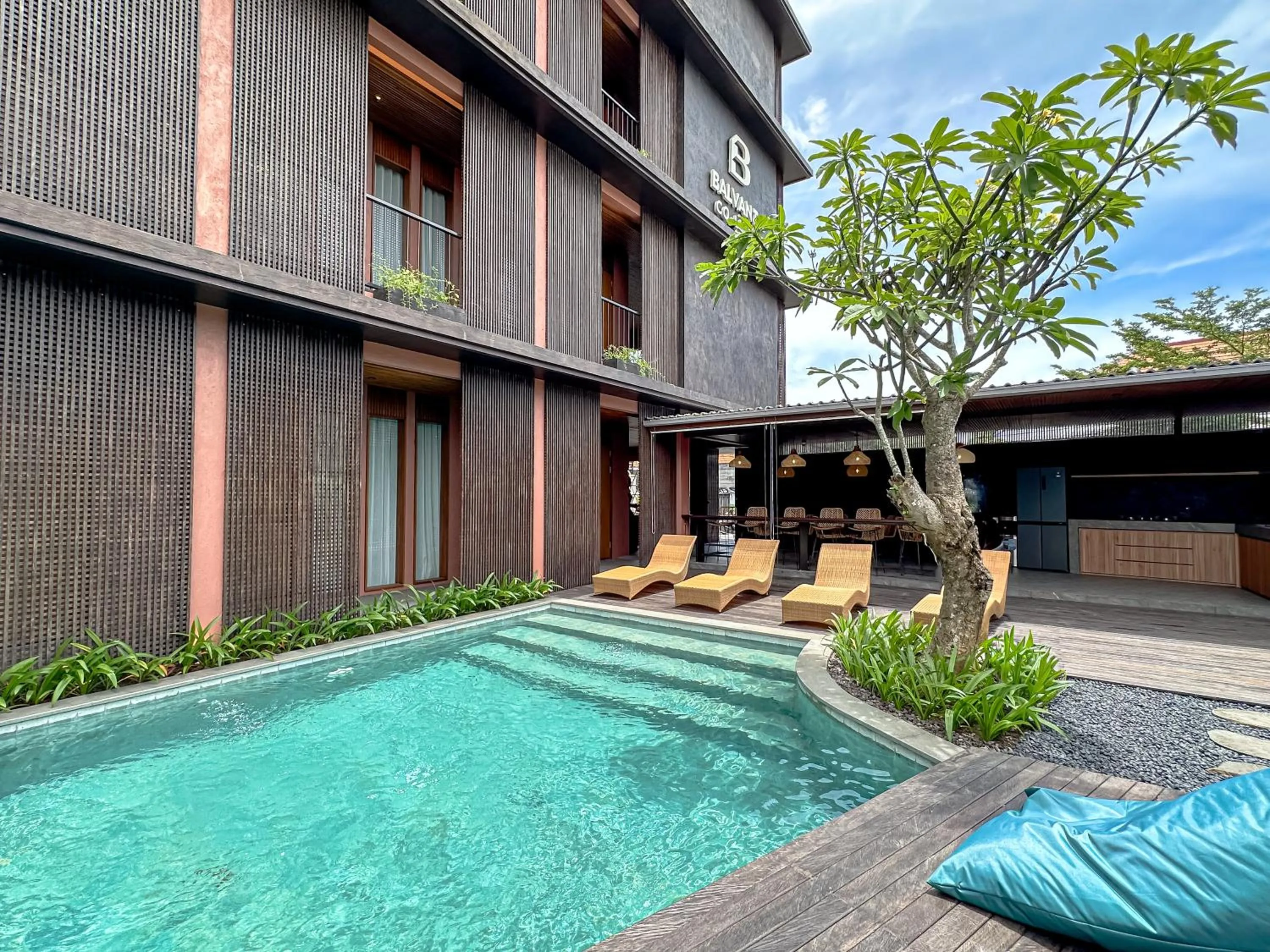 Swimming pool in Balvanta Coliving